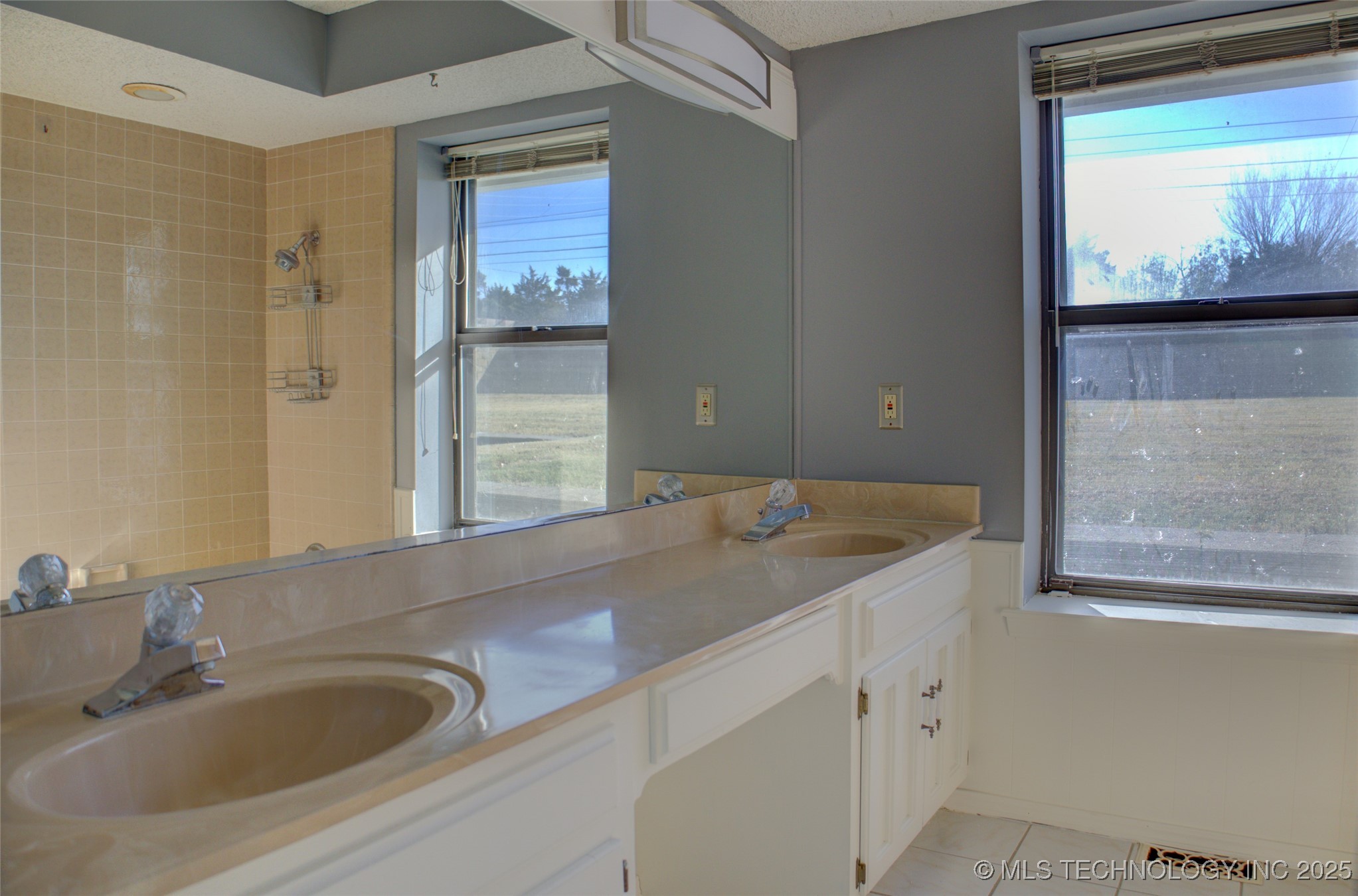 6634 E 60th Place Property Photo 44