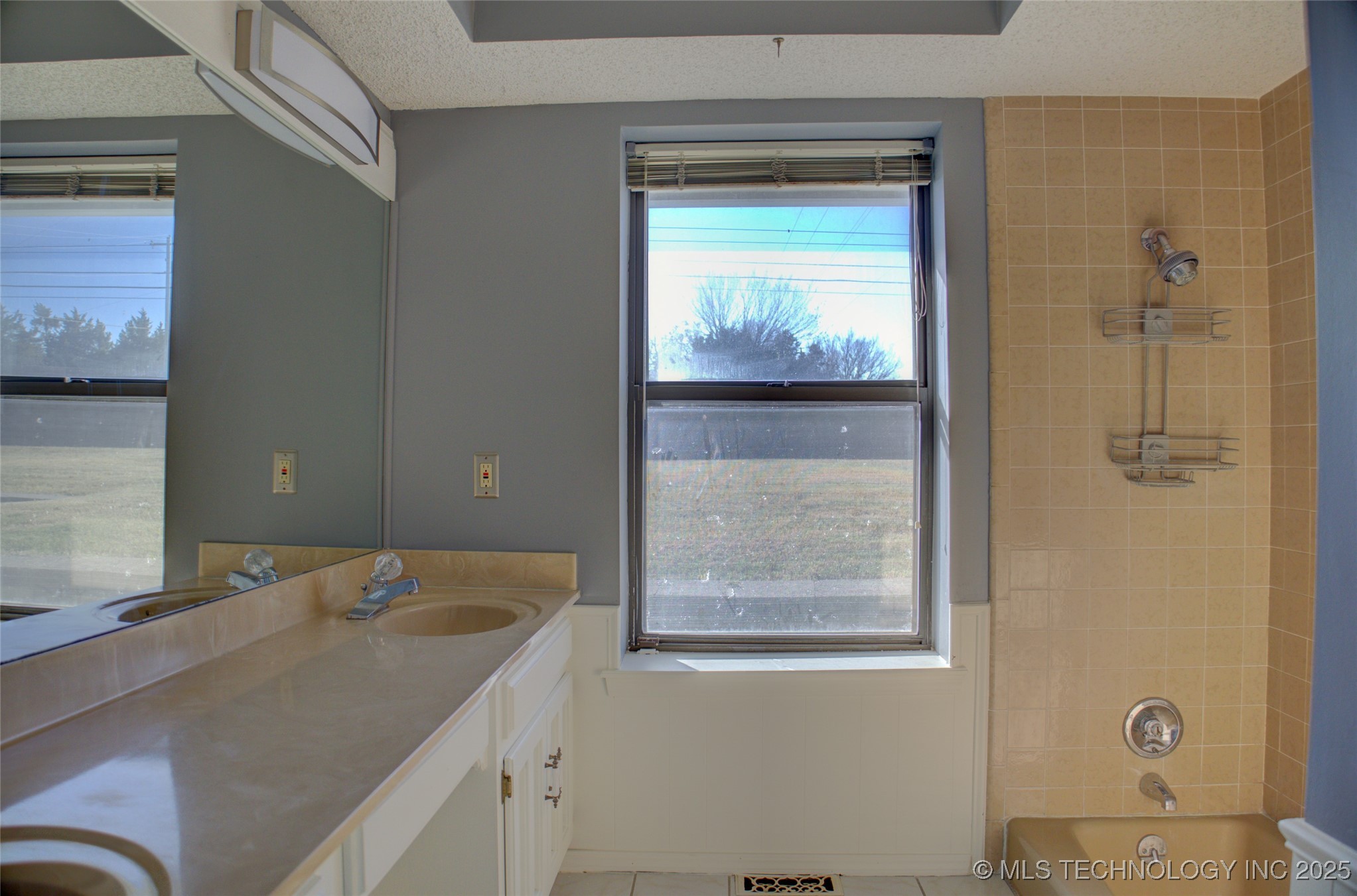 6634 E 60th Place Property Photo 45