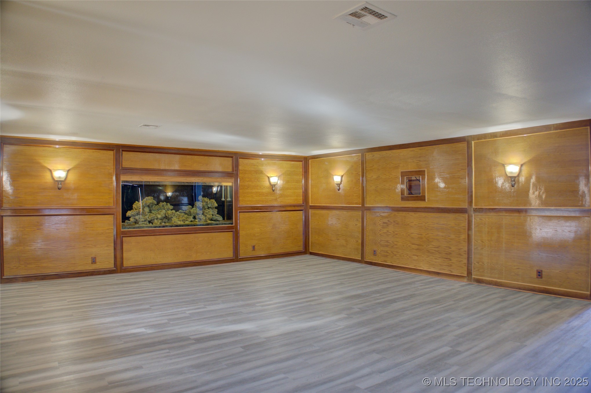 6634 E 60th Place Property Photo 56