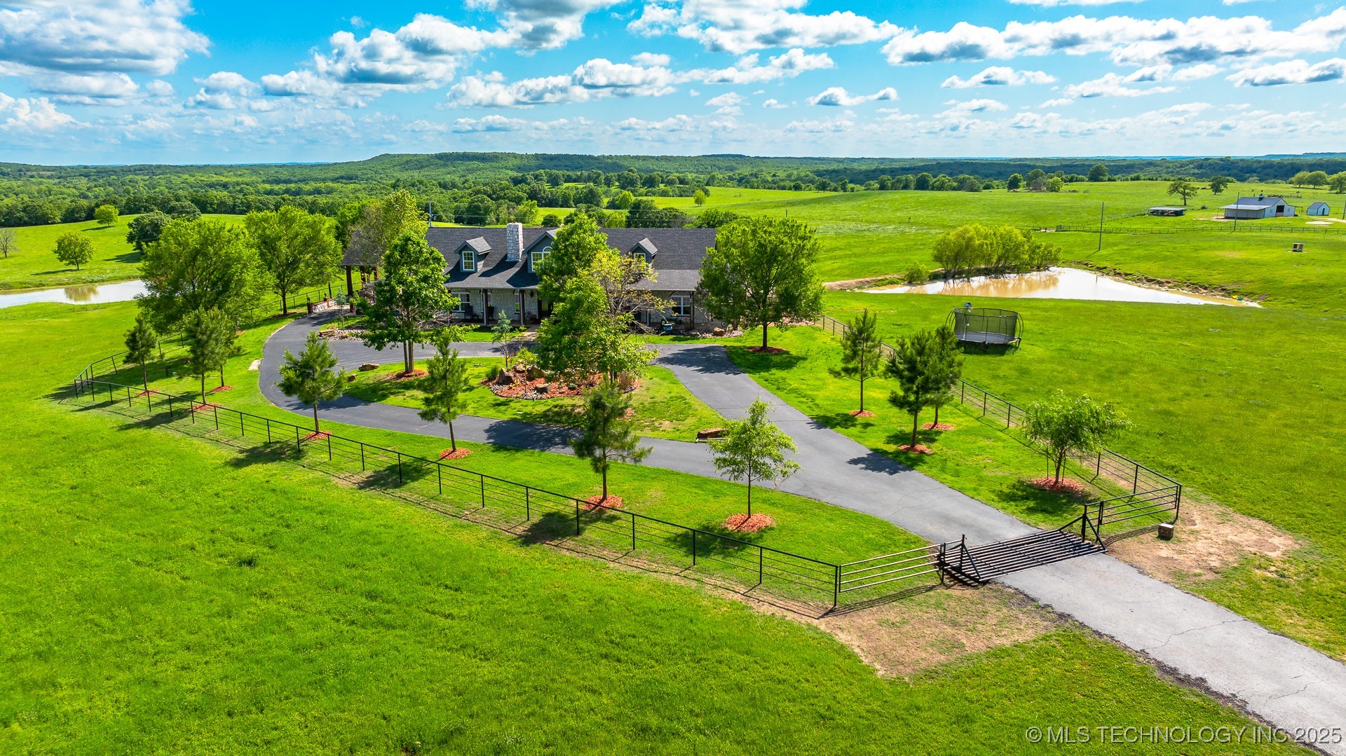 12841 County Road 3680 Property Photo 4