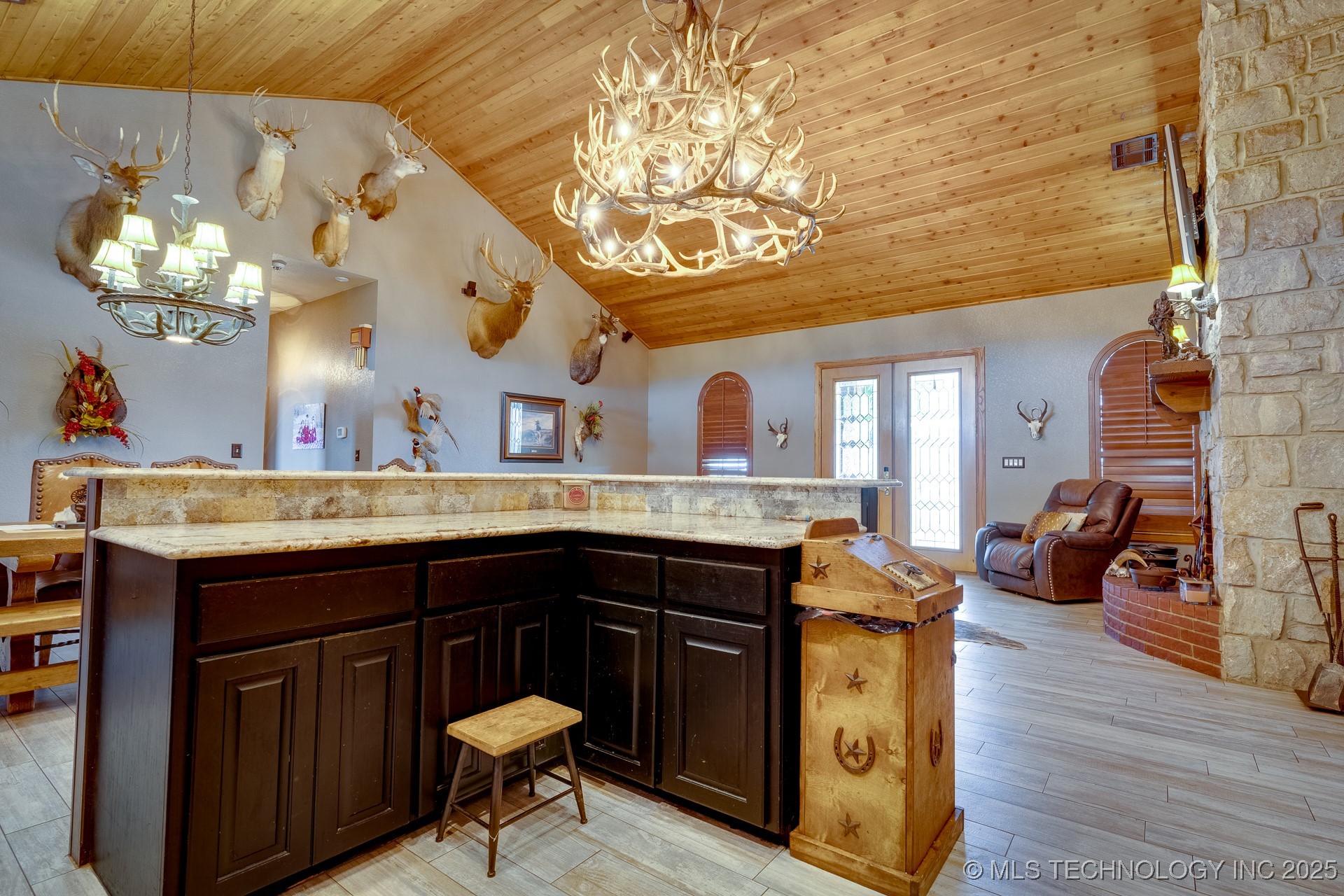 12841 County Road 3680 Property Photo 17