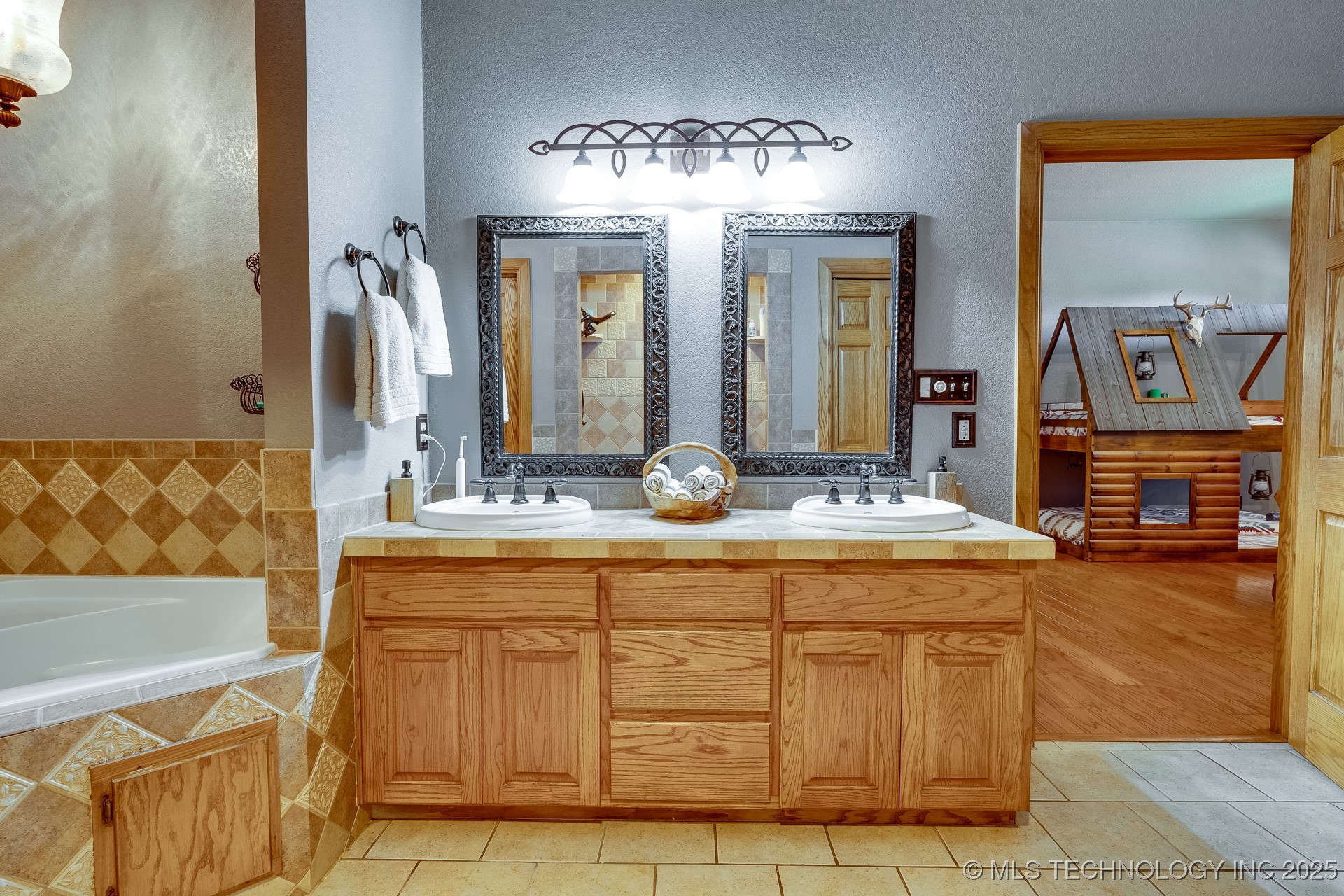 12841 County Road 3680 Property Photo 27