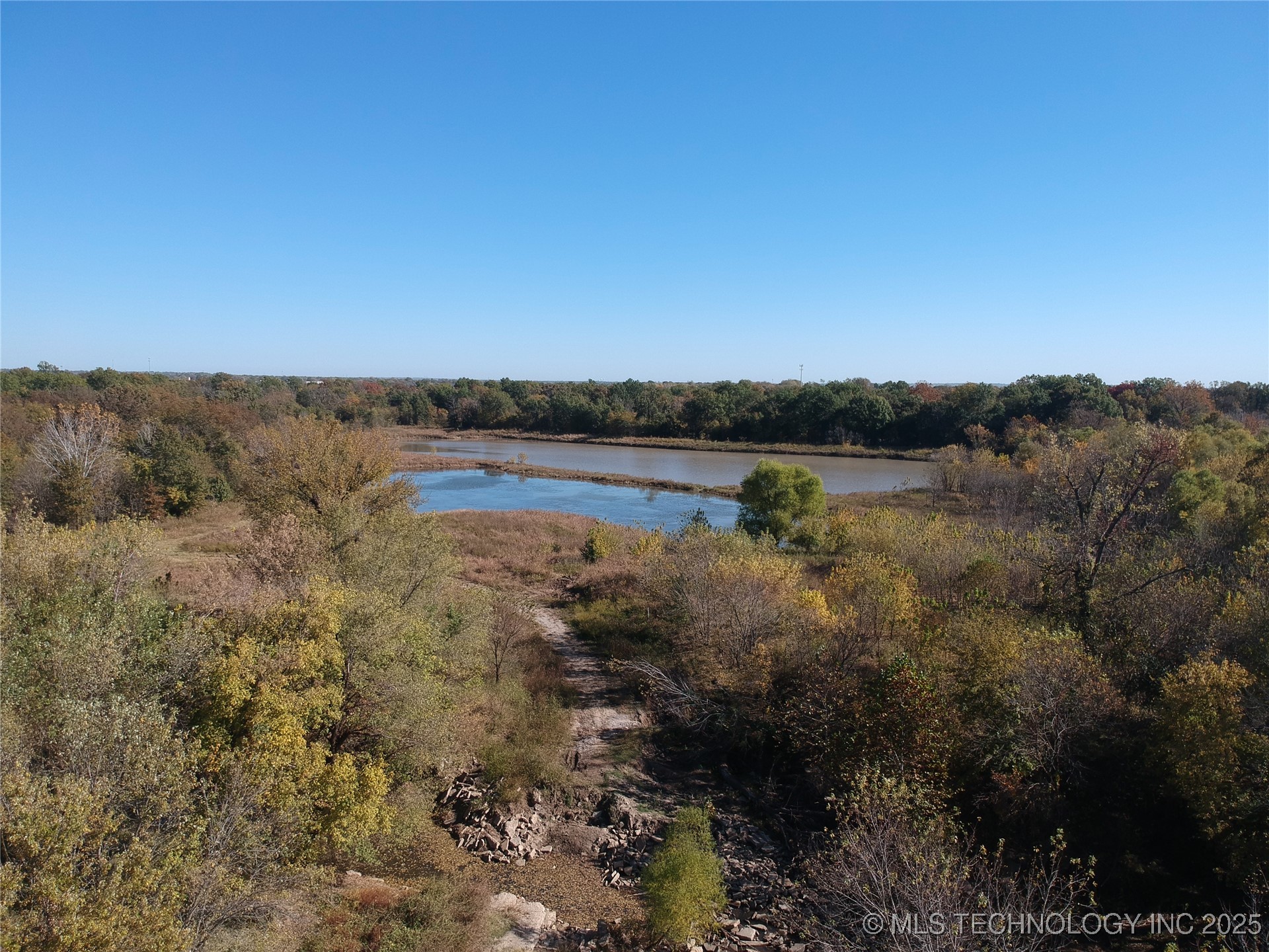 N Mingo Road E Property Photo 2