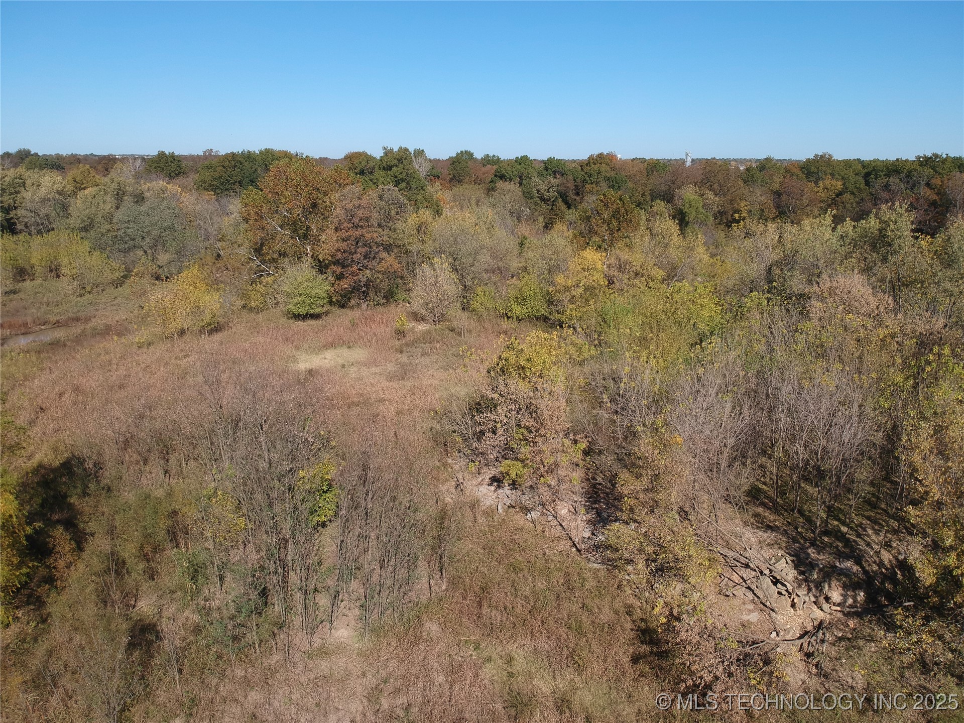 N Mingo Road E Property Photo 4