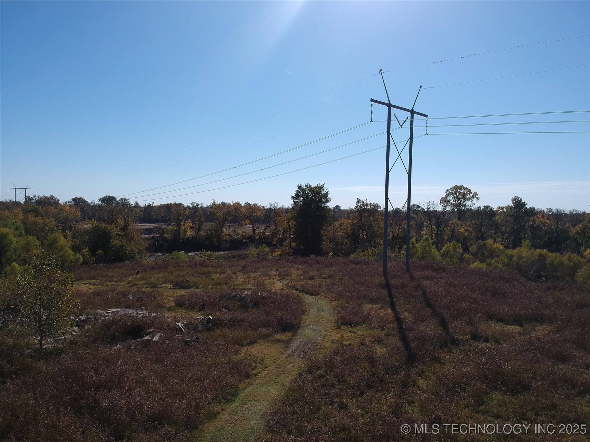 N Mingo Road E Property Photo 13