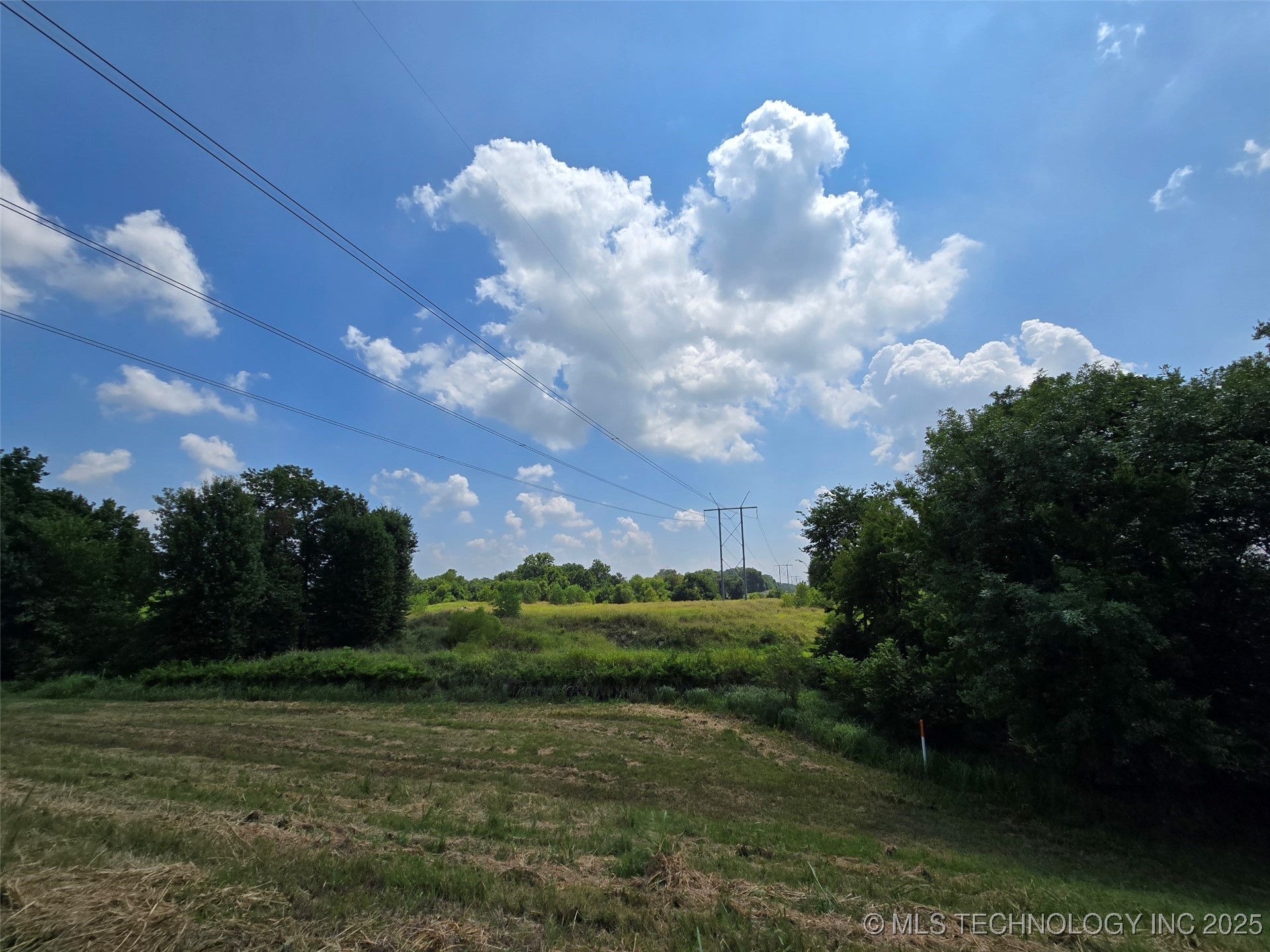 N Mingo Road E Property Photo 15