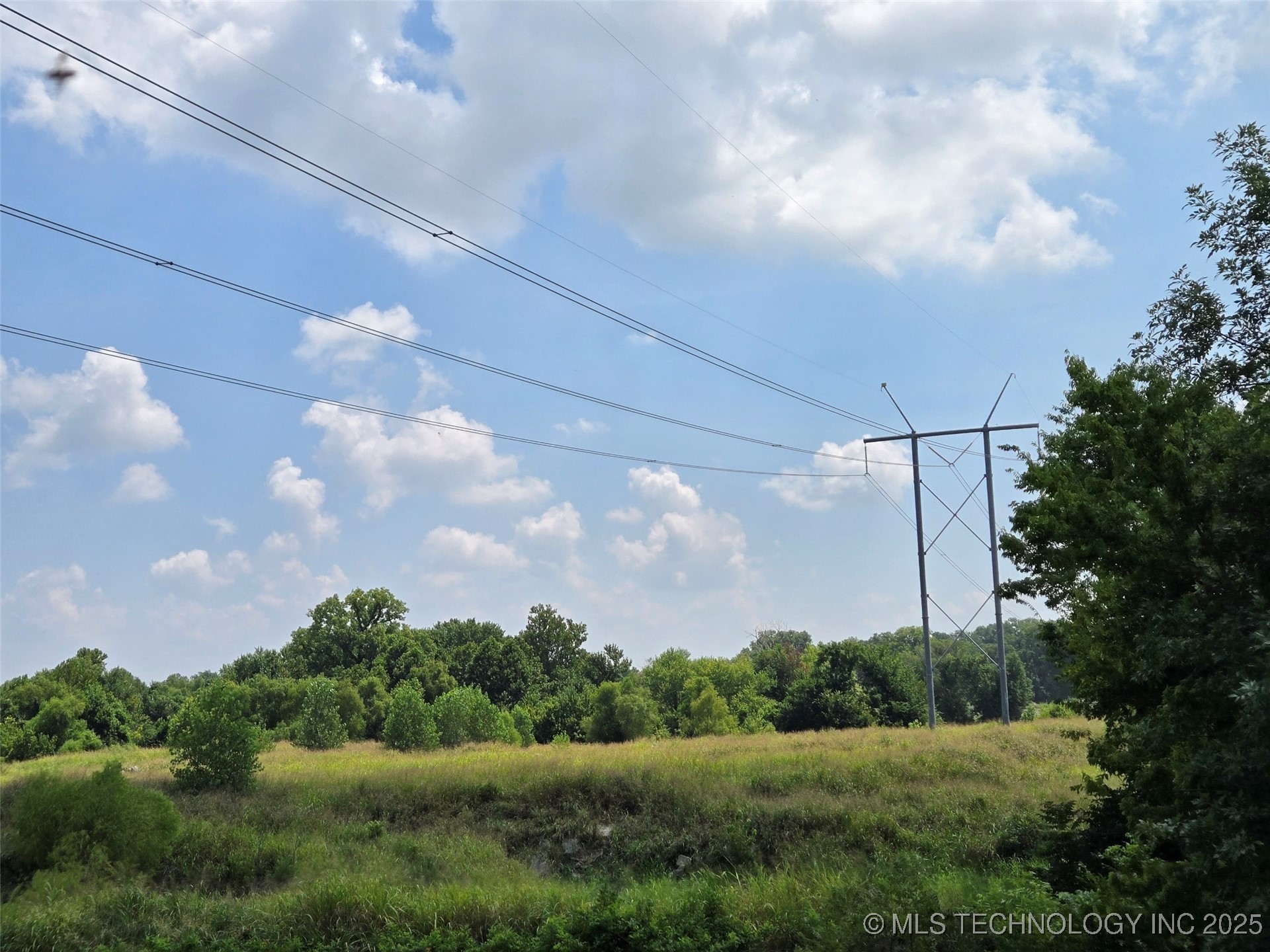 N Mingo Road E Property Photo 16