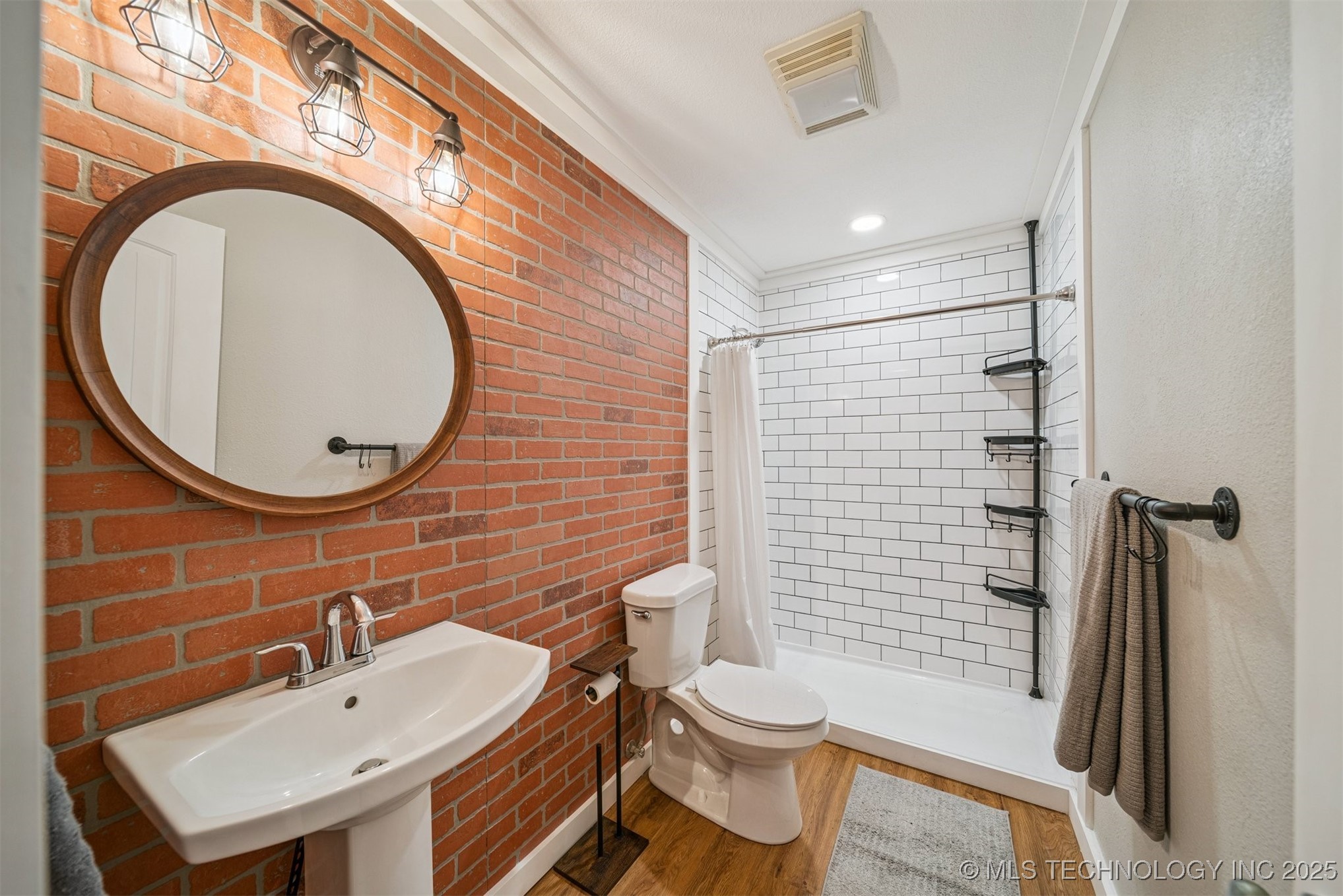 315 E Oak Street Property Photo 11