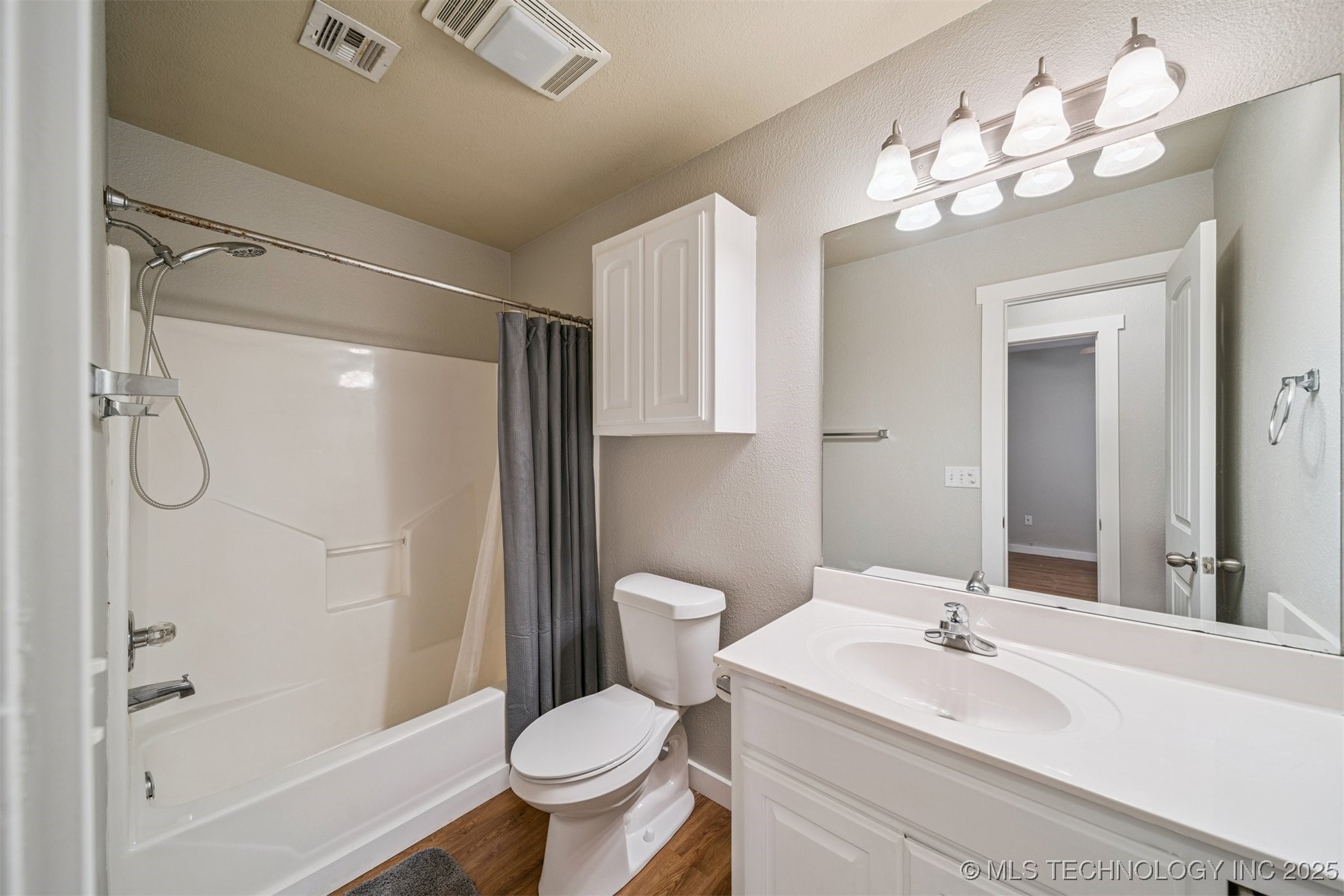 315 E Oak Street Property Photo 15