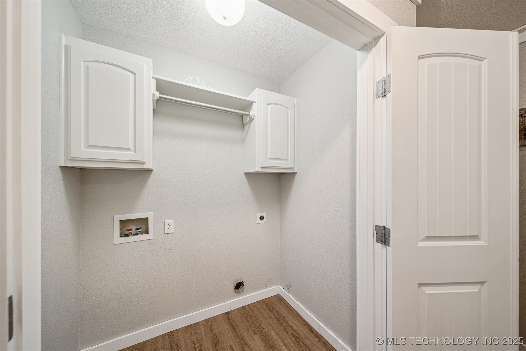 315 E Oak Street Property Photo 16