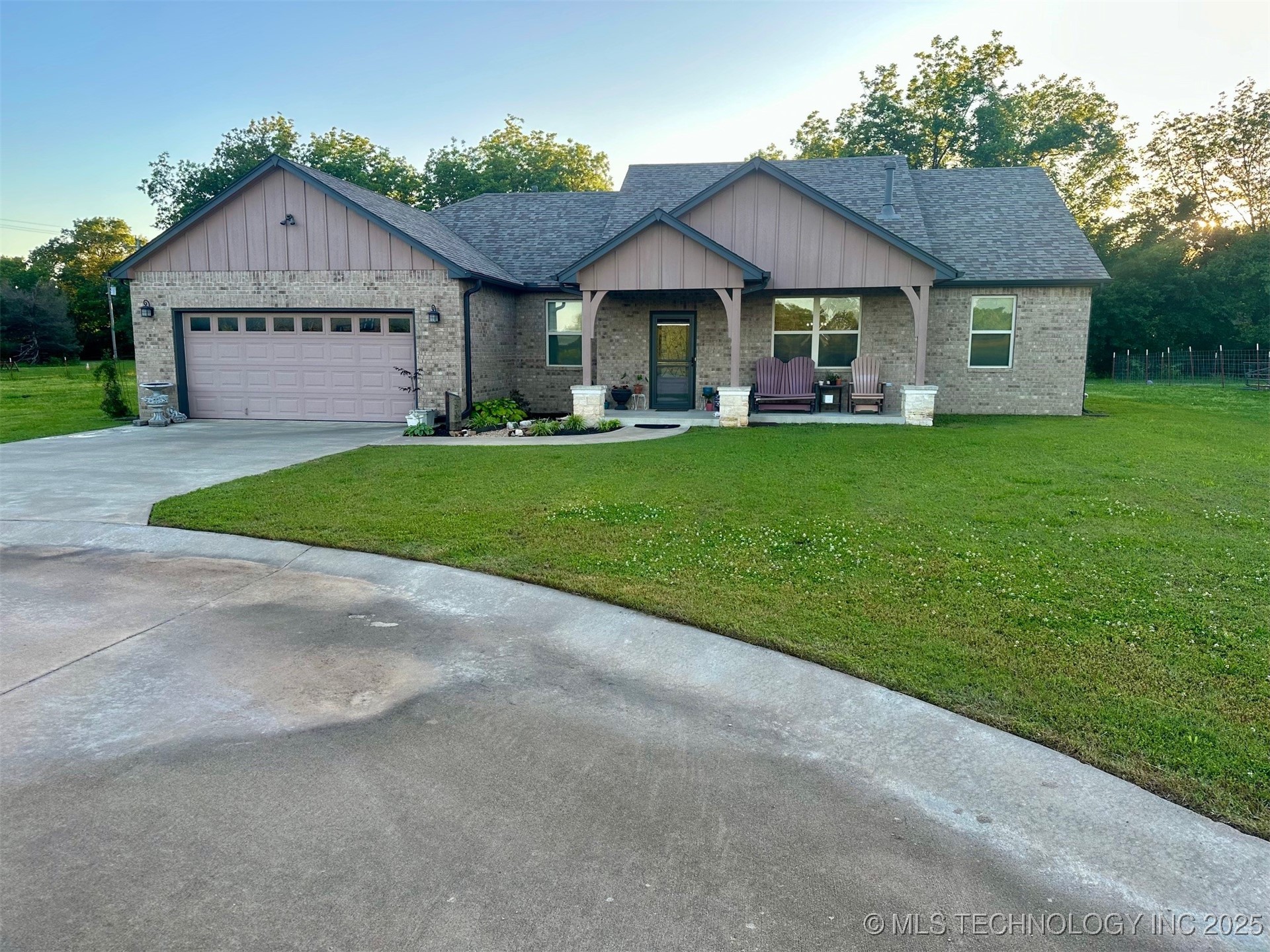 803 Julie Avenue Property Photo 1