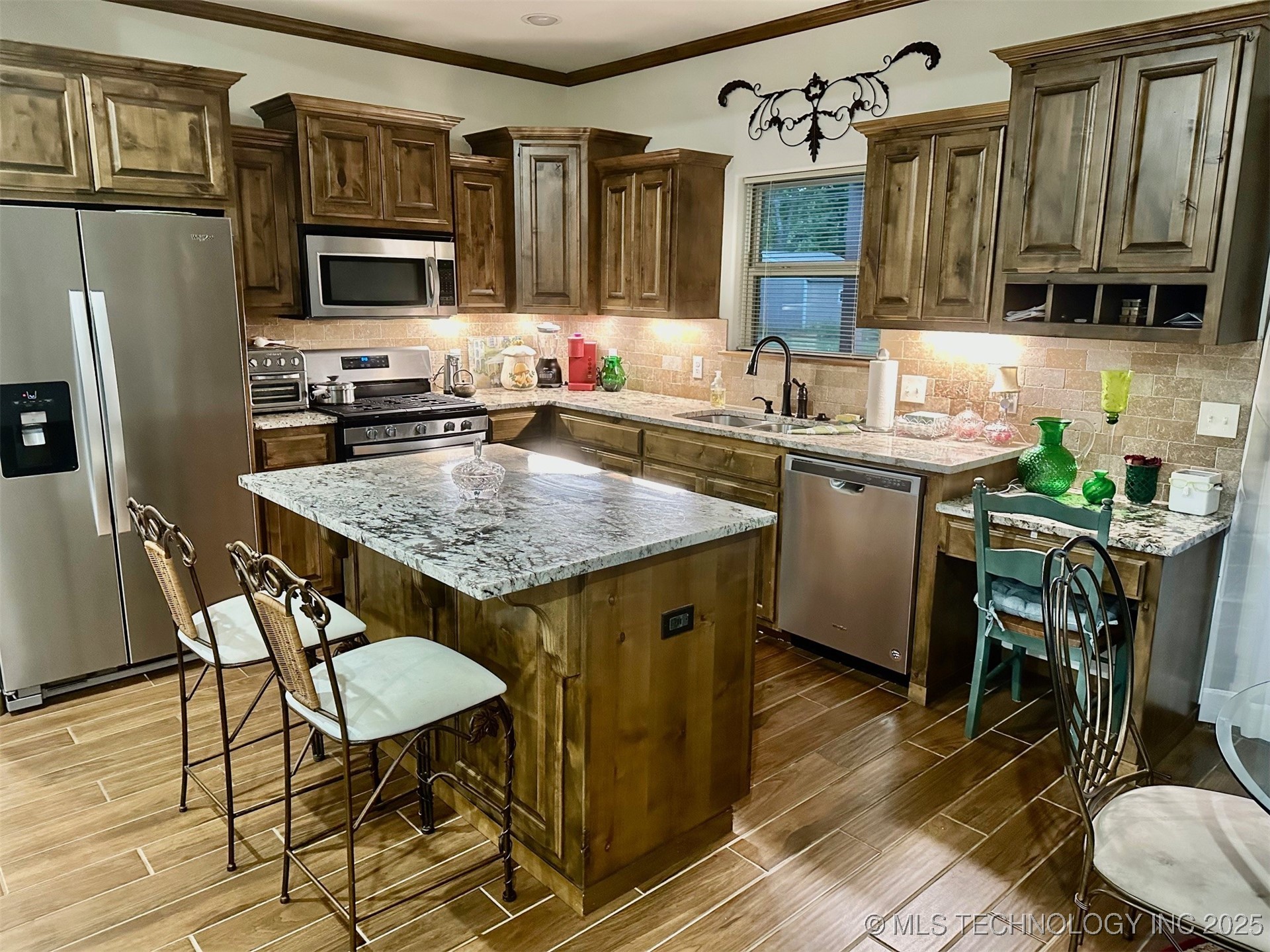 803 Julie Avenue Property Photo 6