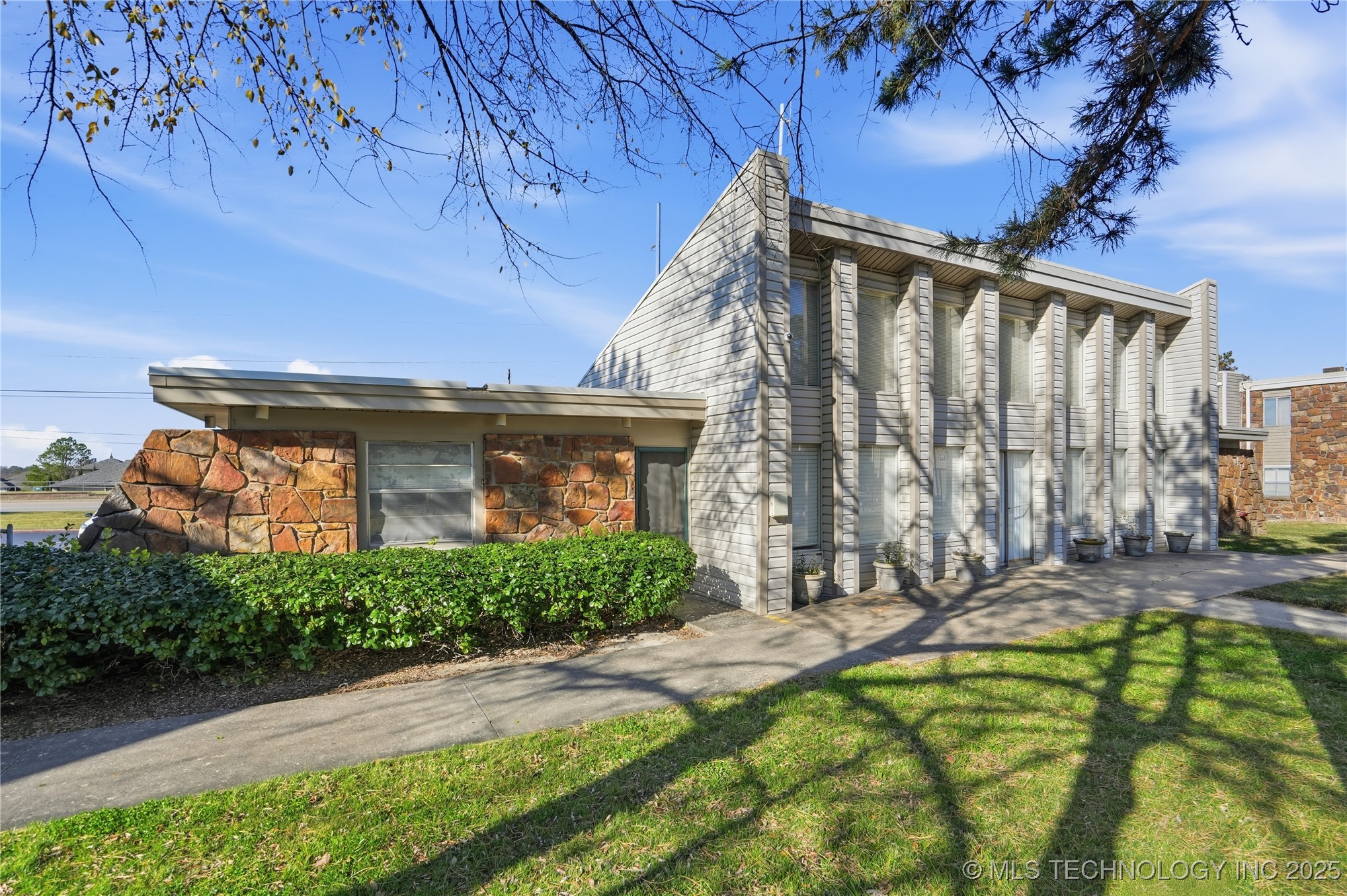 7325 S Yale Avenue 213 Property Photo 31