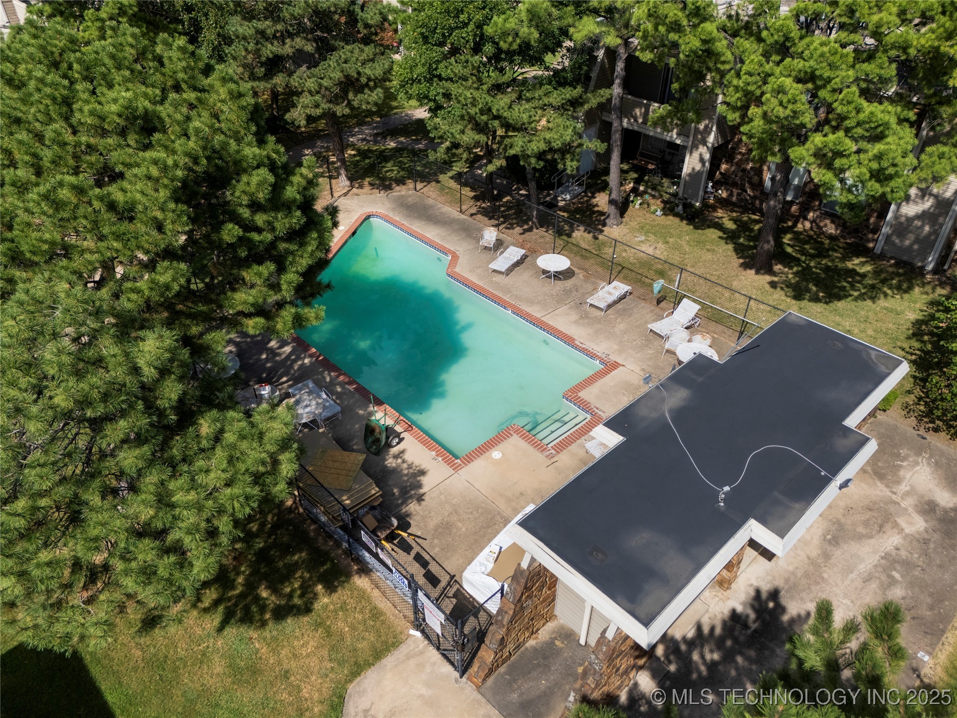 7317 S Yale Avenue 204 Property Photo 30