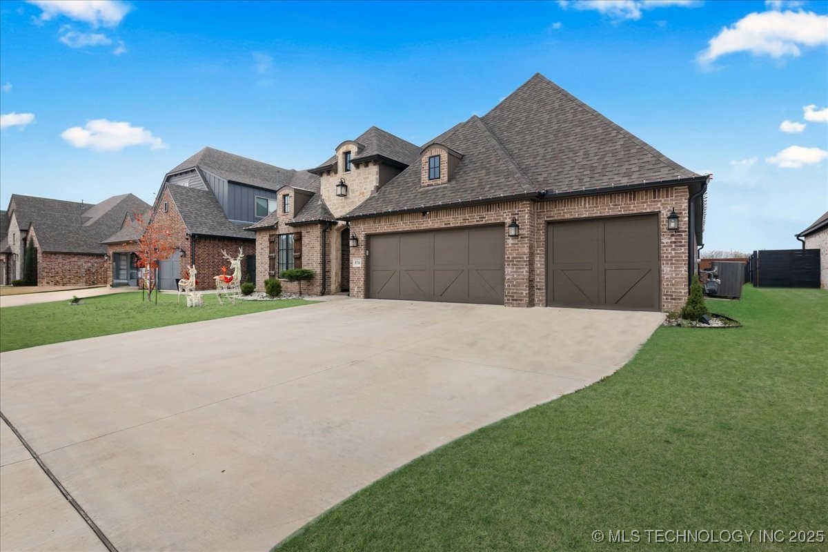 8704 S Quanah Avenue W Property Photo 6