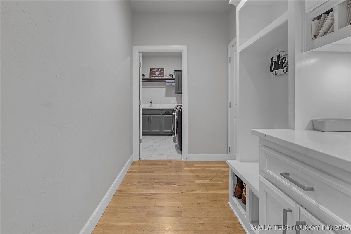 8704 S Quanah Avenue W Property Photo 38