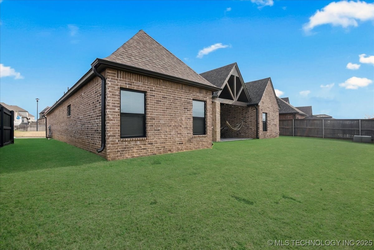 8704 S Quanah Avenue W Property Photo 53