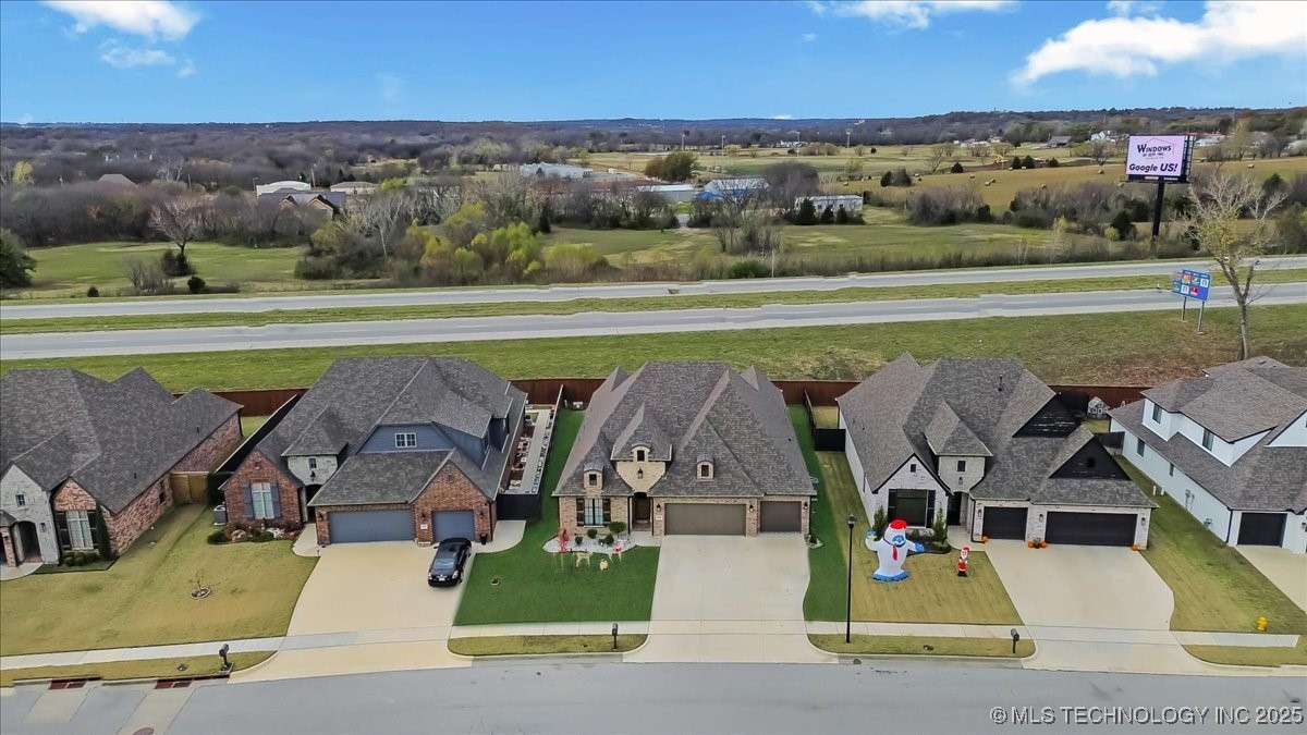 8704 S Quanah Avenue W Property Photo 55