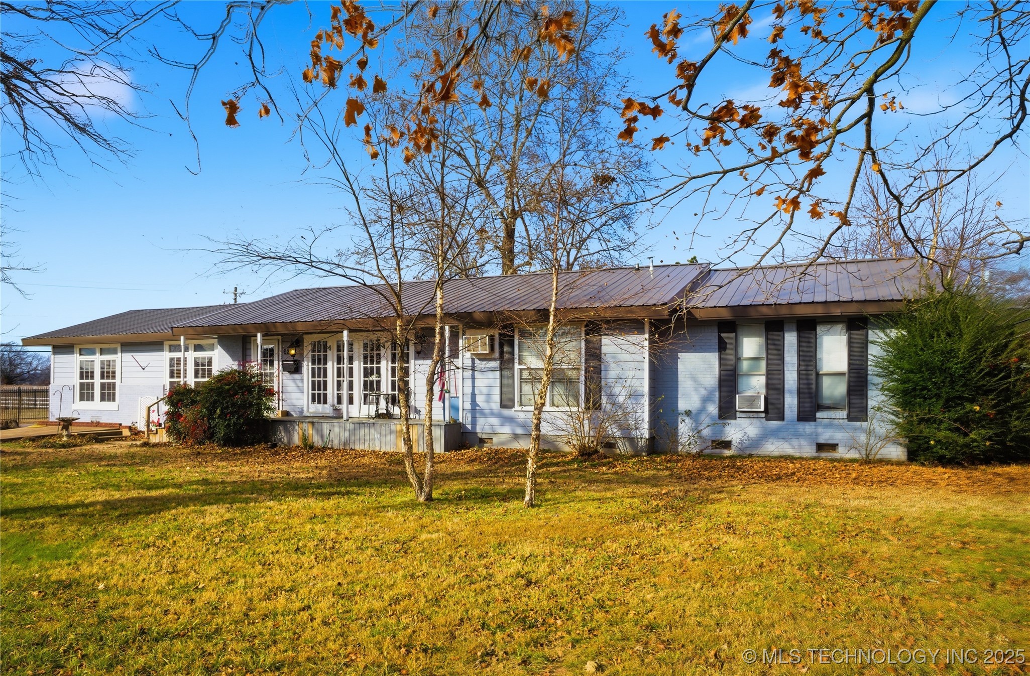 625 W Allison Avenue Property Photo 1