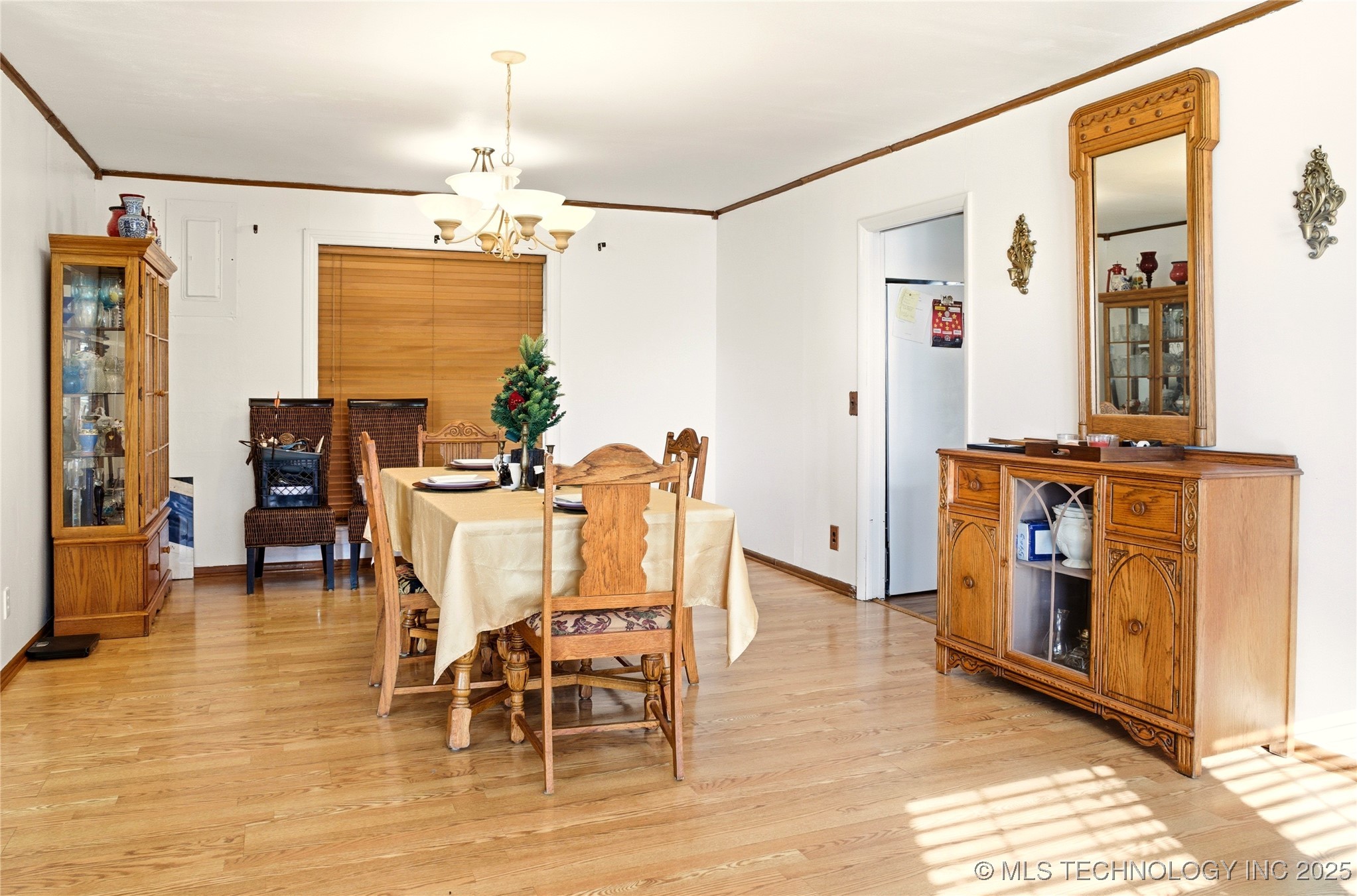 625 W Allison Avenue Property Photo 7