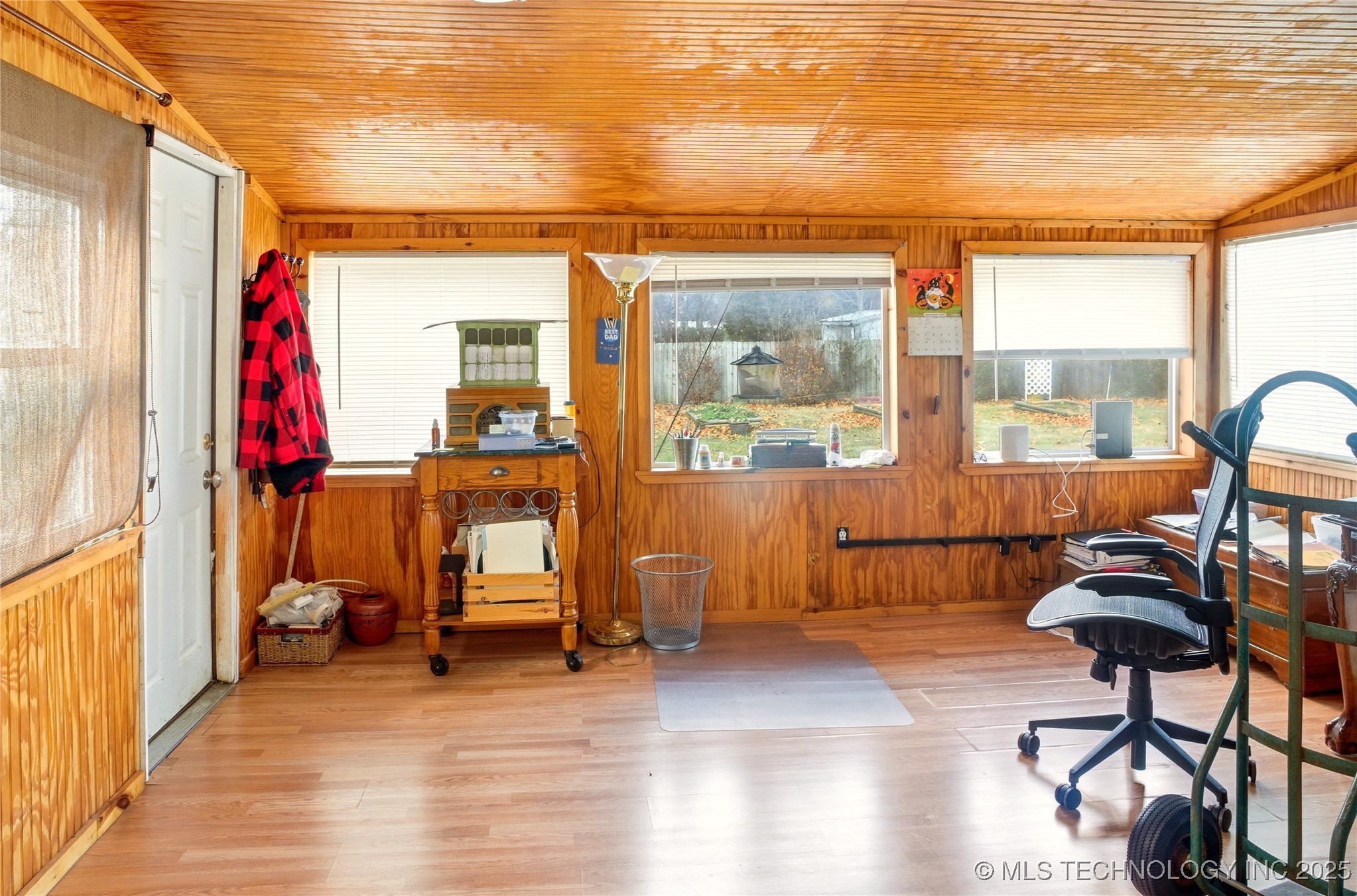 625 W Allison Avenue Property Photo 20