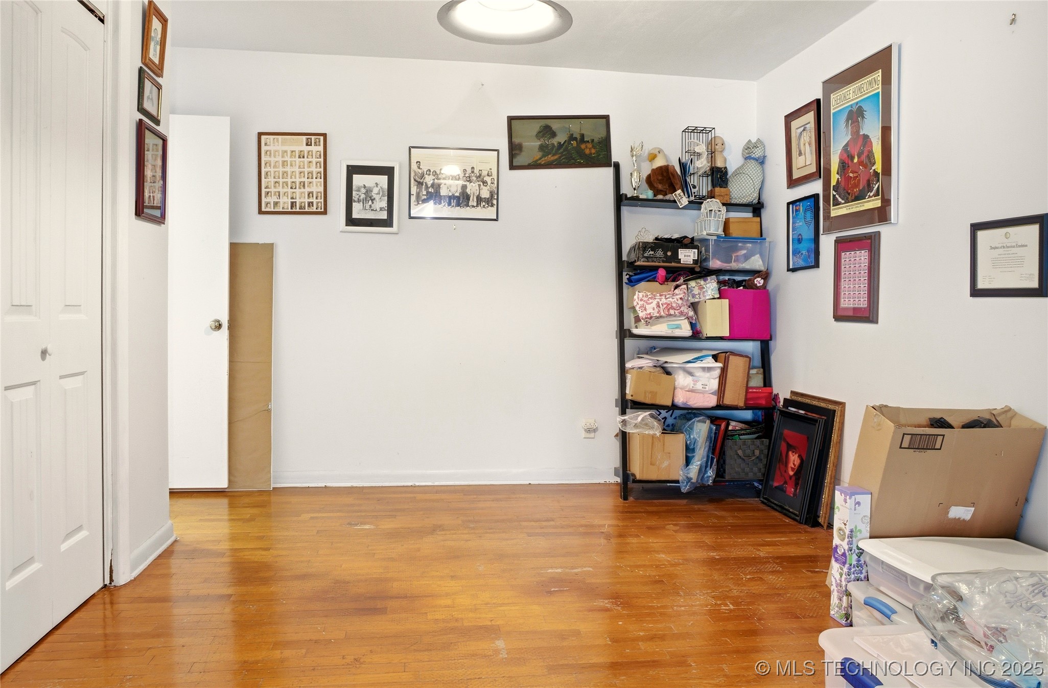 625 W Allison Avenue Property Photo 22