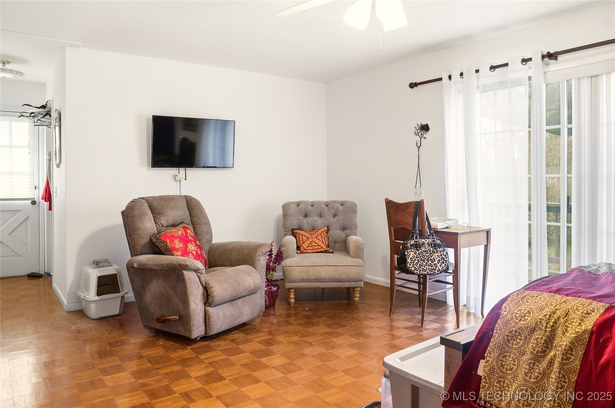 625 W Allison Avenue Property Photo 24