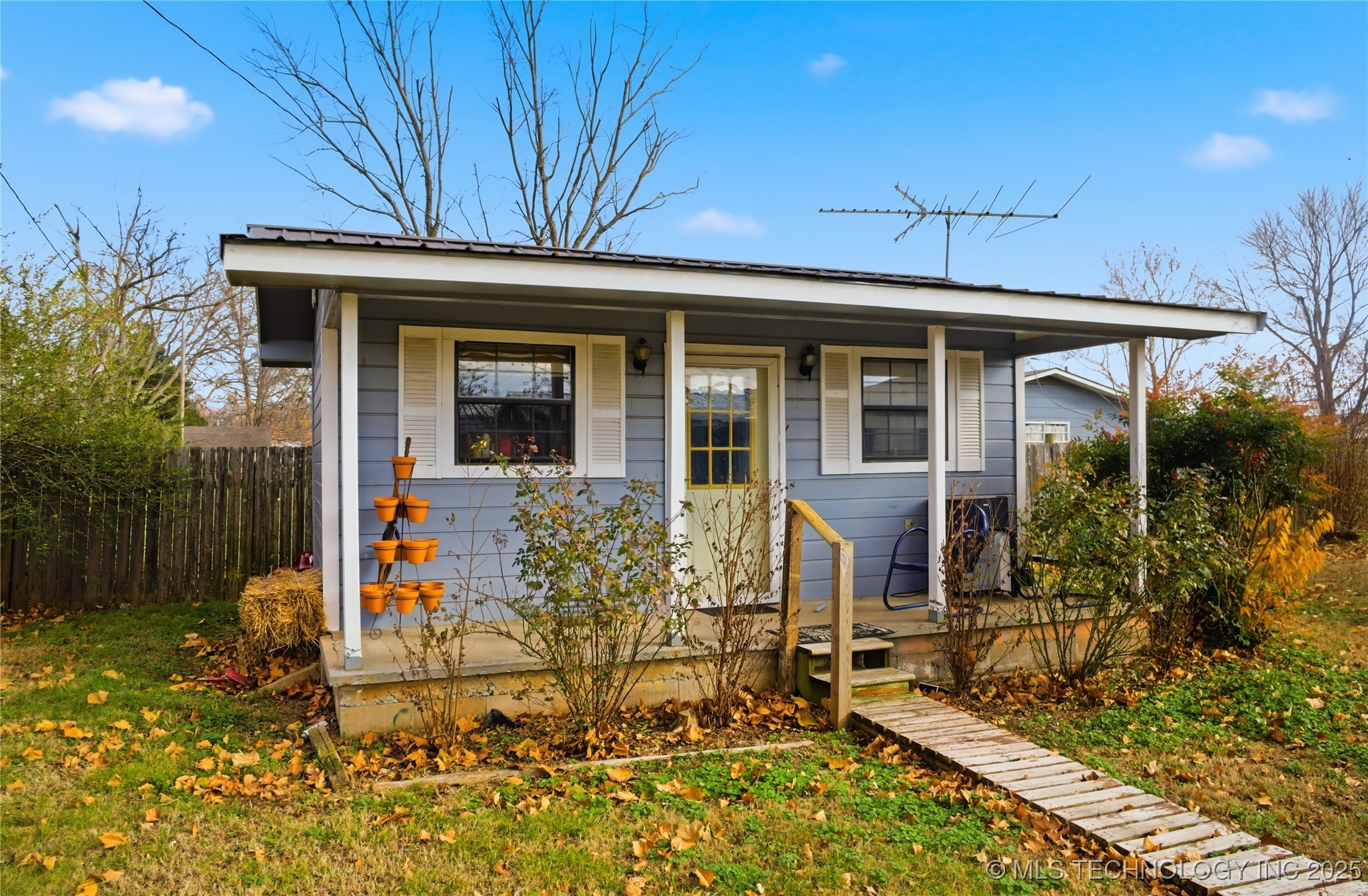 625 W Allison Avenue Property Photo 25