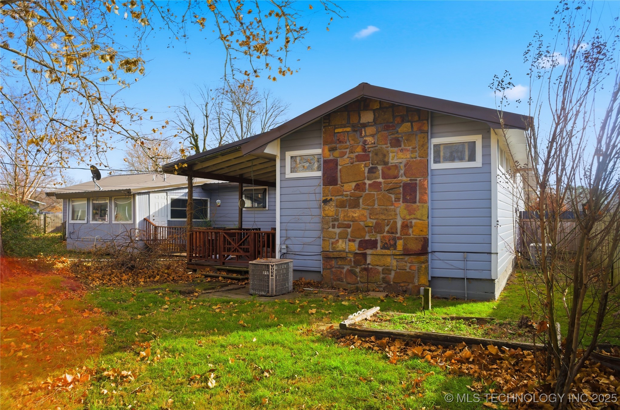 625 W Allison Avenue Property Photo 28