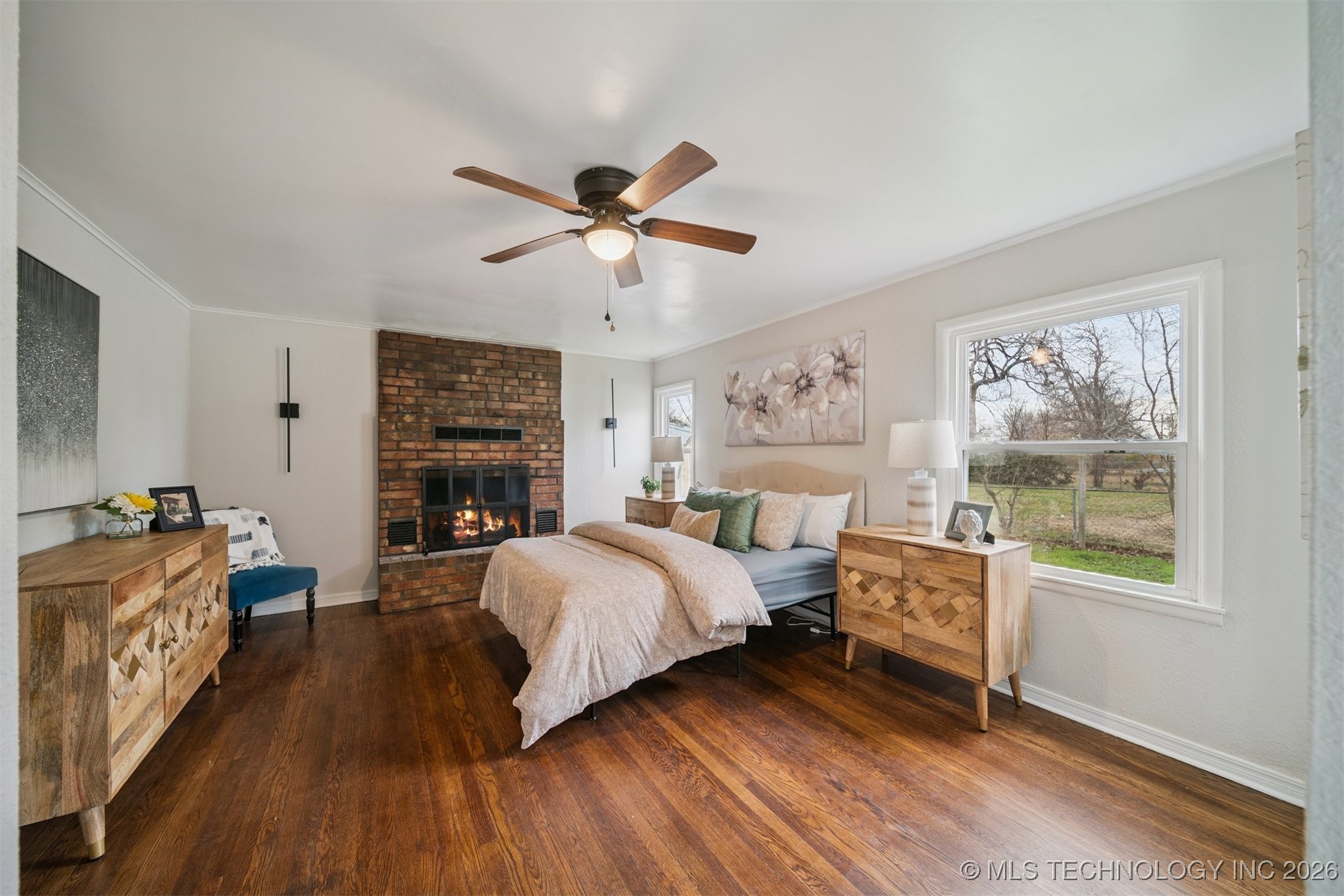 5733 E 4th Street Property Photo 11