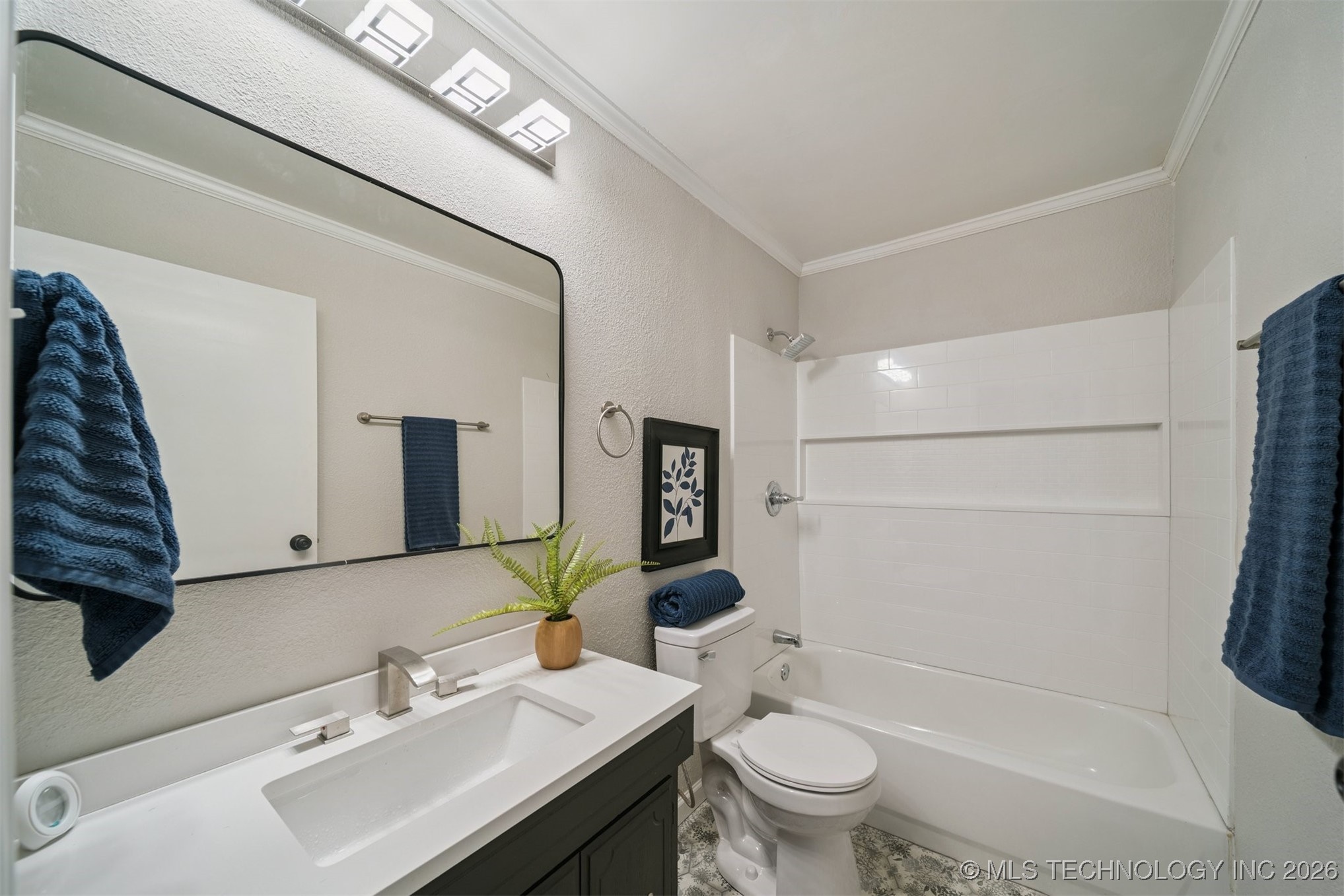 5733 E 4th Street Property Photo 14