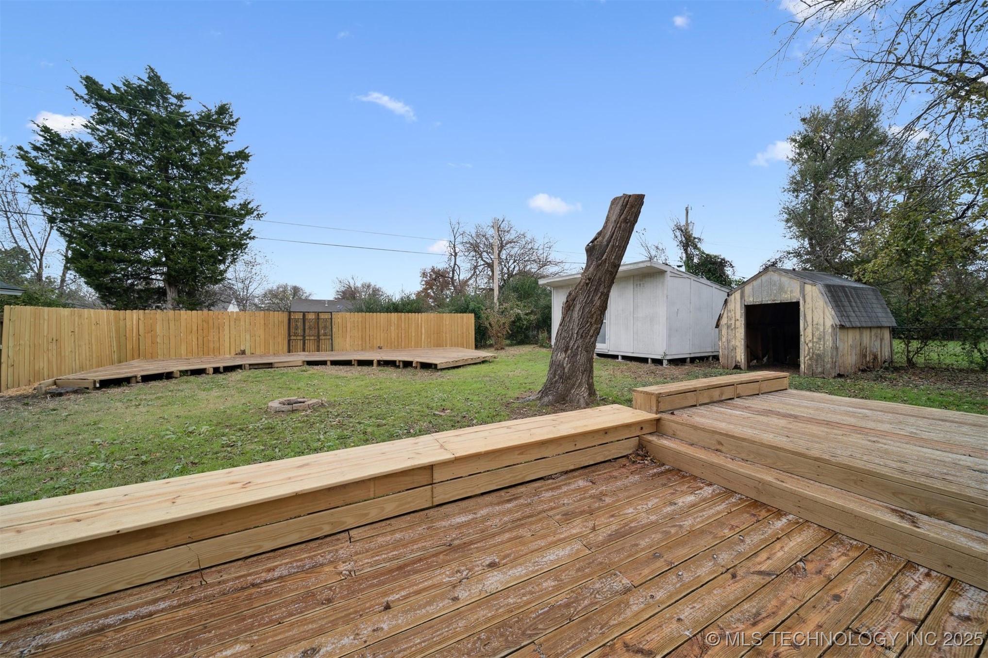 5733 E 4th Street Property Photo 20