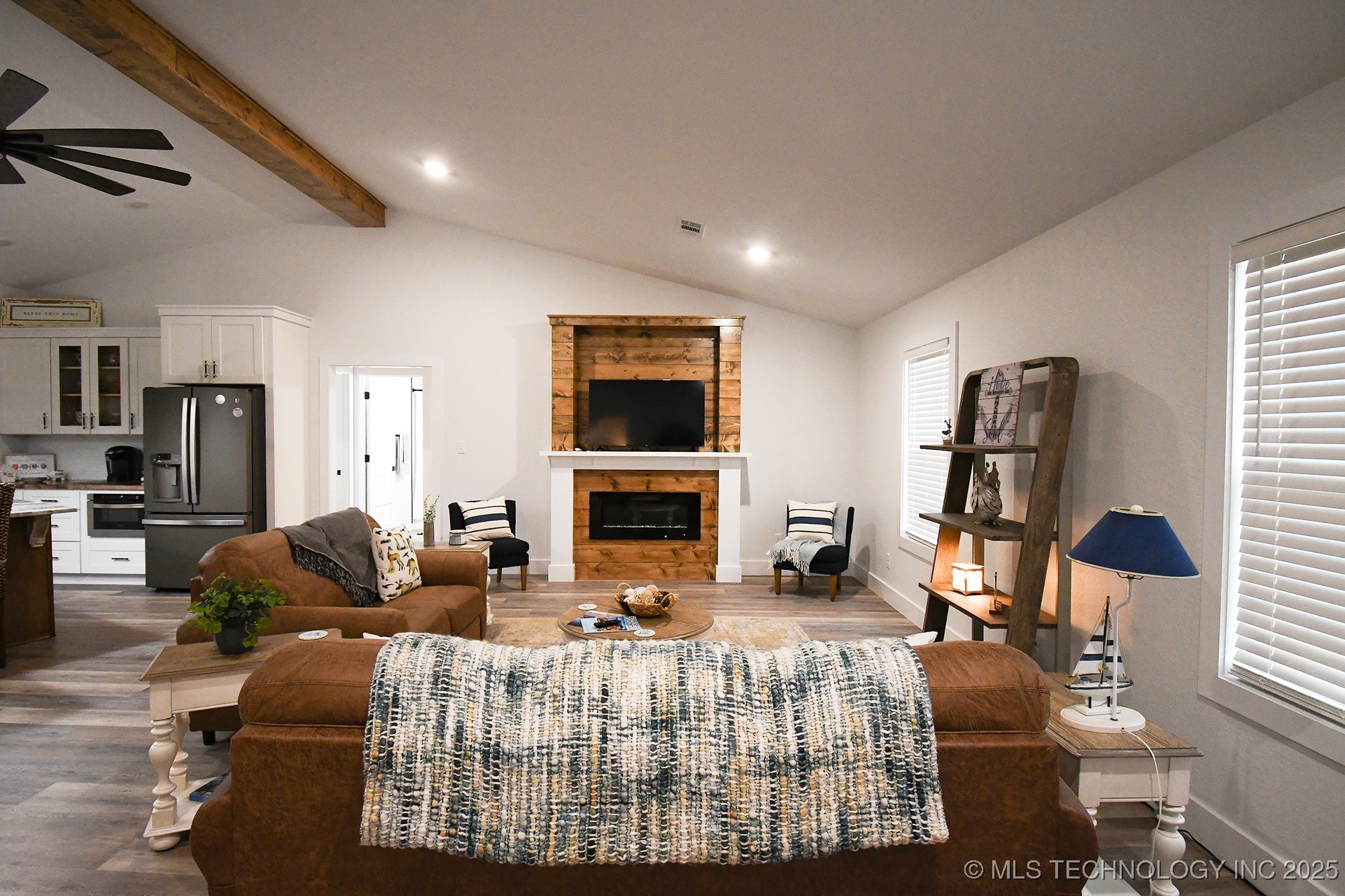 20471 W Chicken Creek Road Property Photo 6