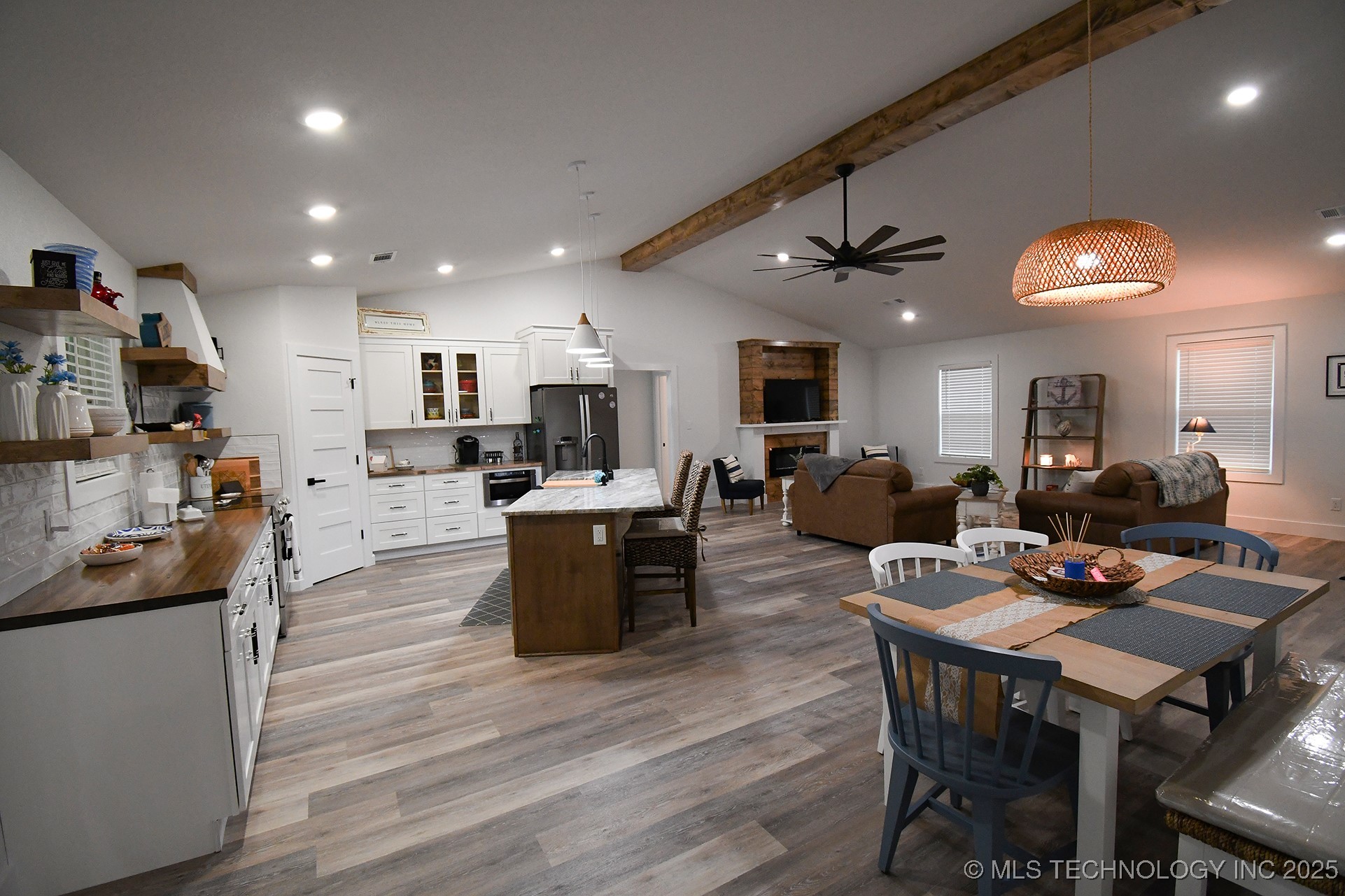 20471 W Chicken Creek Road Property Photo 8