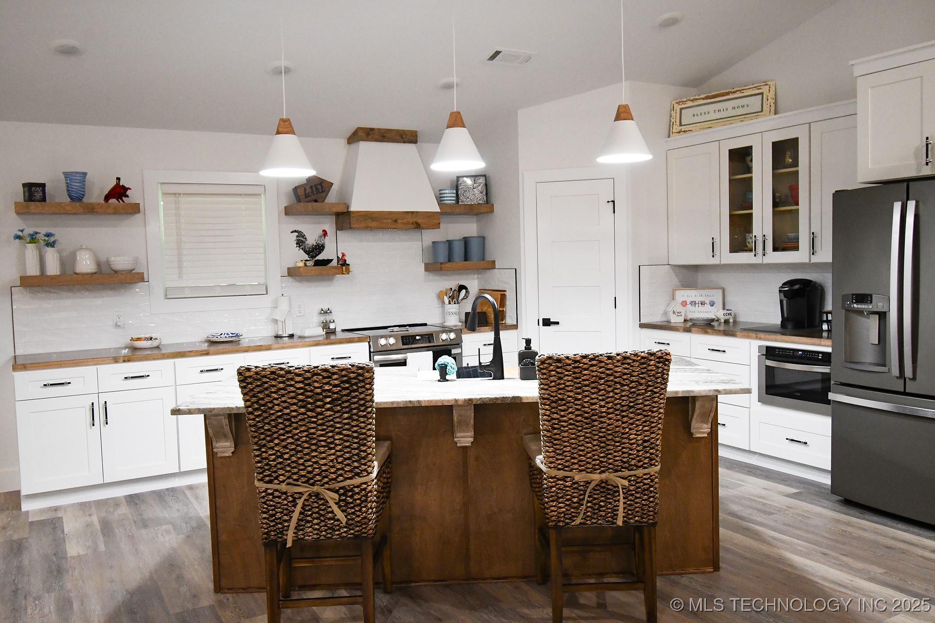 20471 W Chicken Creek Road Property Photo 9