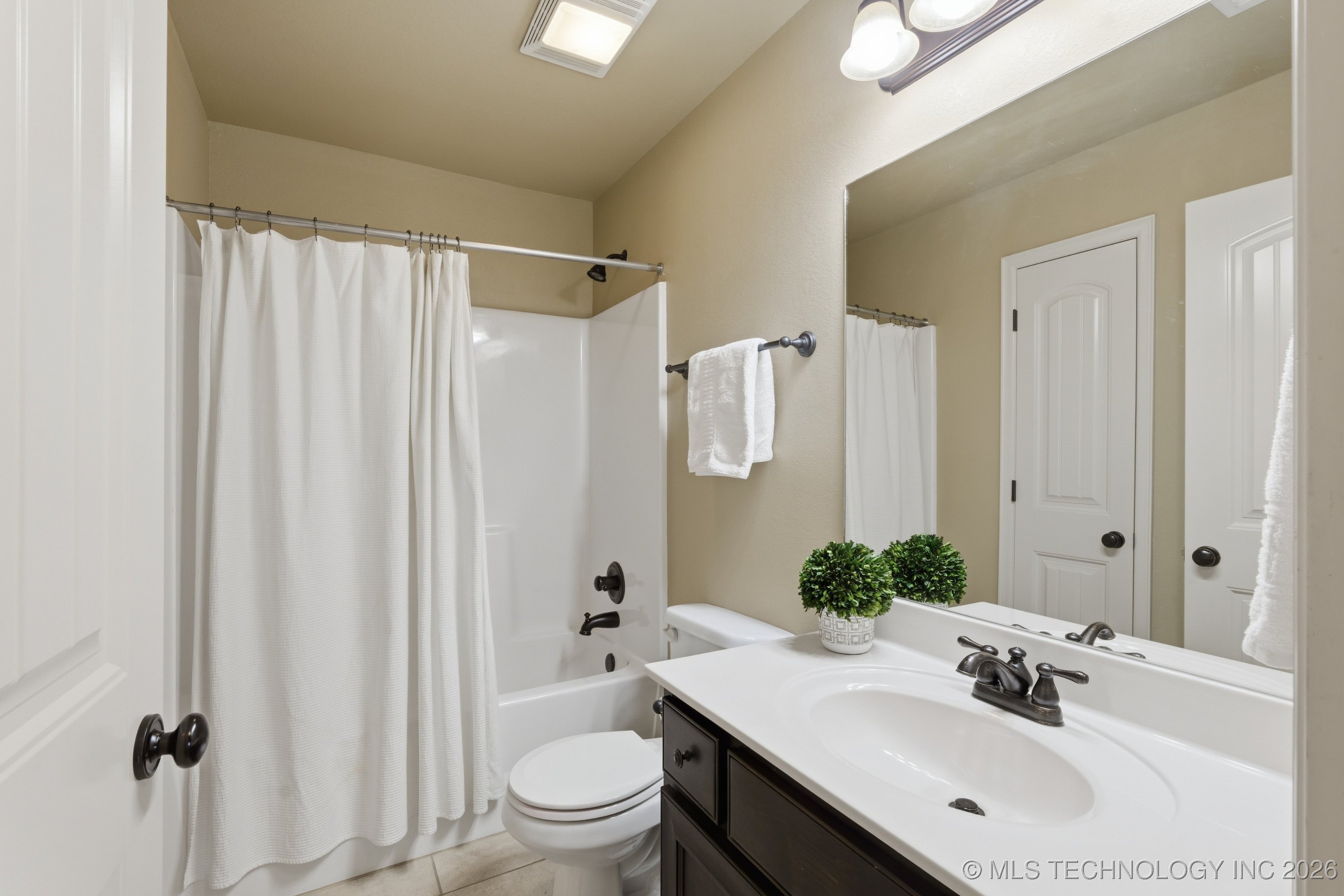 4239 S 188th East Avenue Property Photo 28