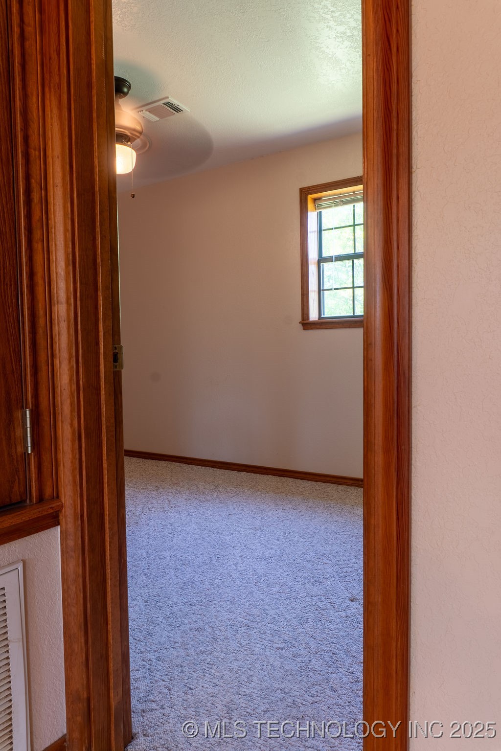 2703 E 2010 Road Property Photo 12