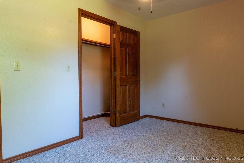 2703 E 2010 Road Property Photo 14