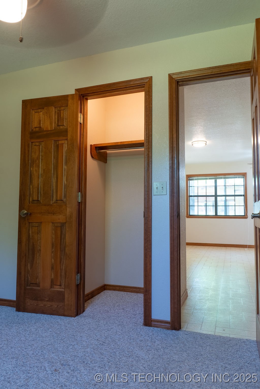 2703 E 2010 Road Property Photo 16