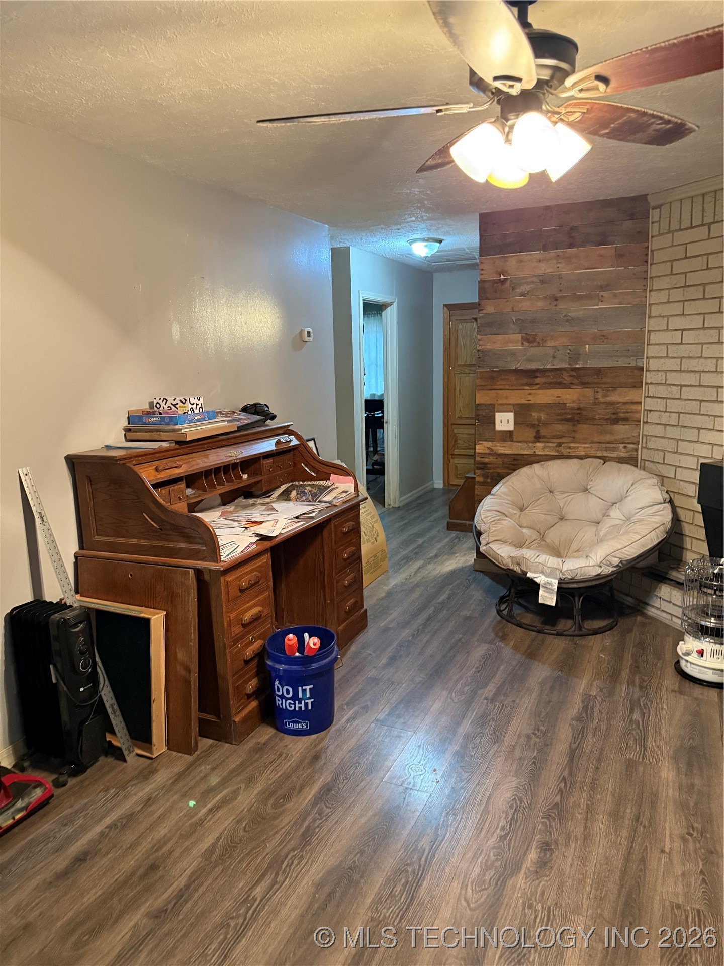 31 Suburban Lane Property Photo 4