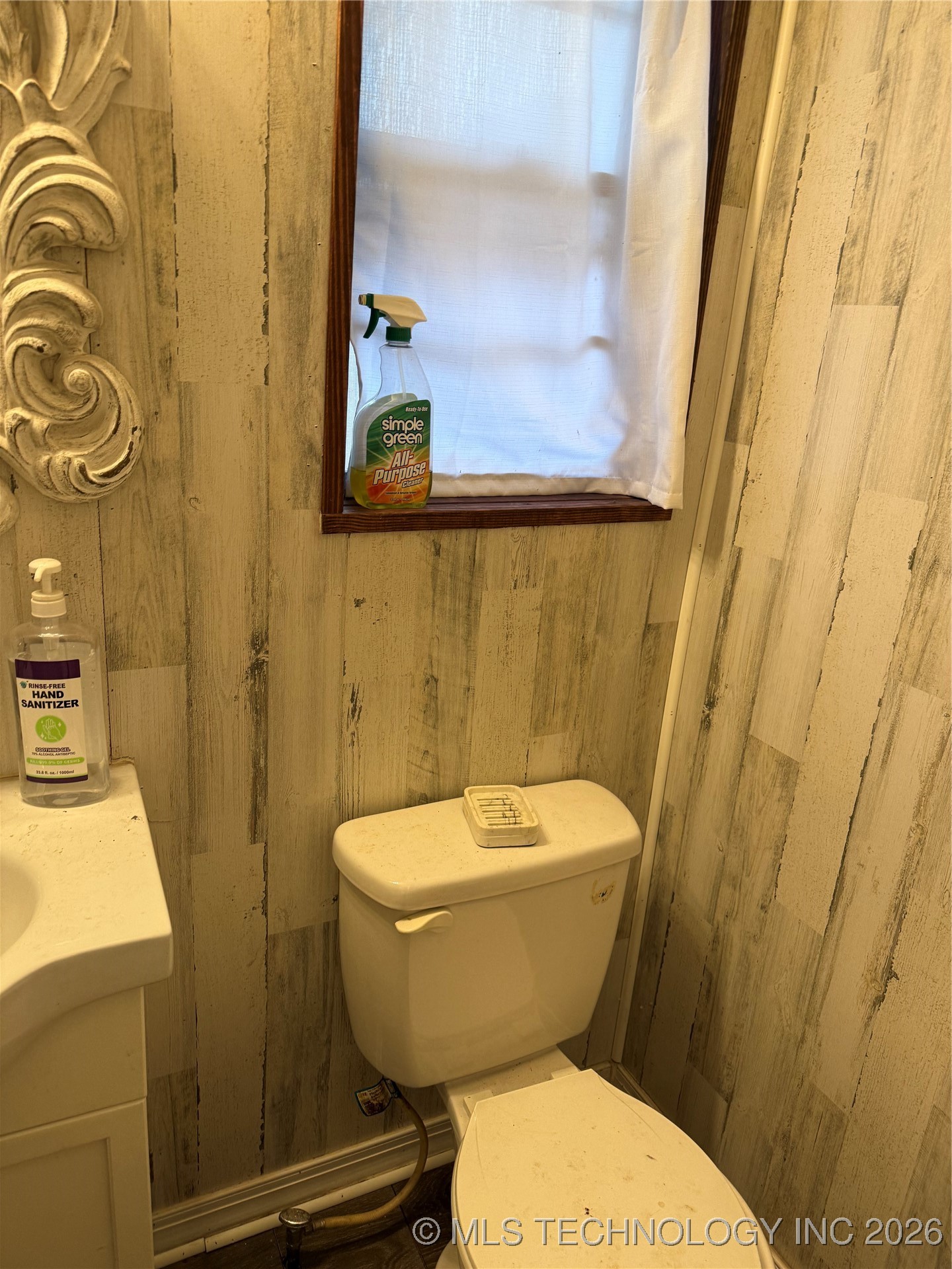 31 Suburban Lane Property Photo 8