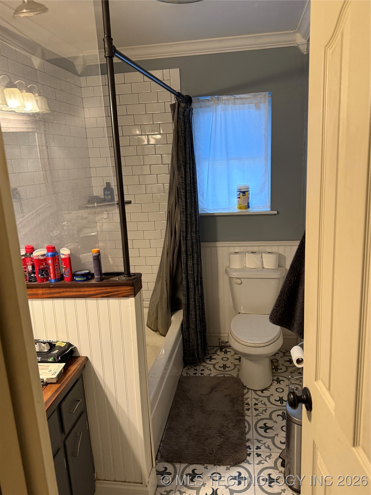 31 Suburban Lane Property Photo 15