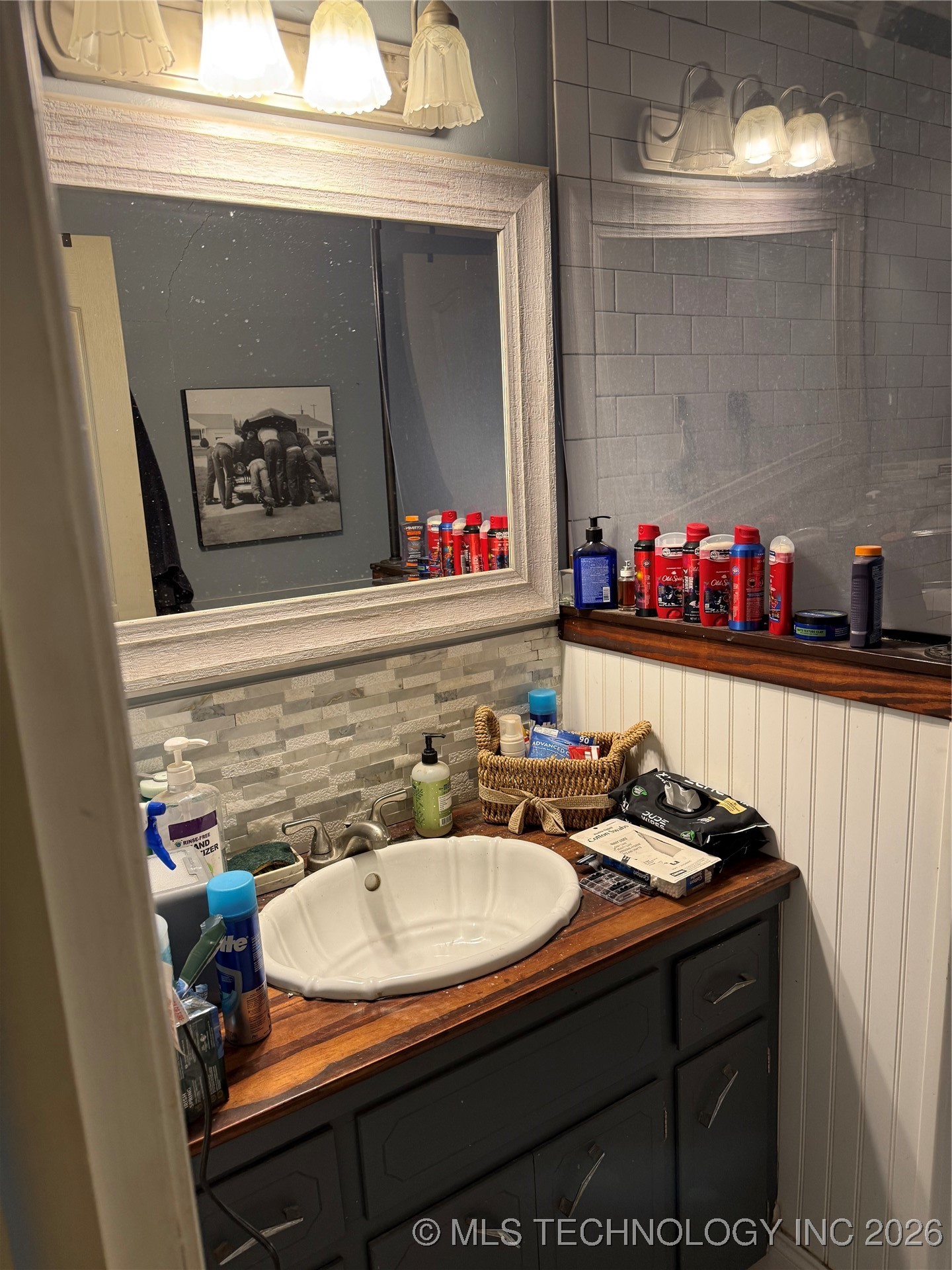 31 Suburban Lane Property Photo 16