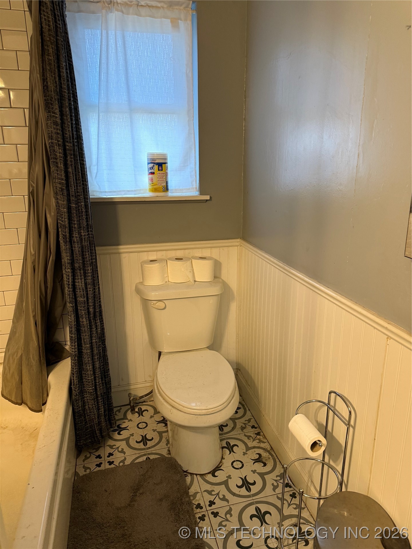 31 Suburban Lane Property Photo 18