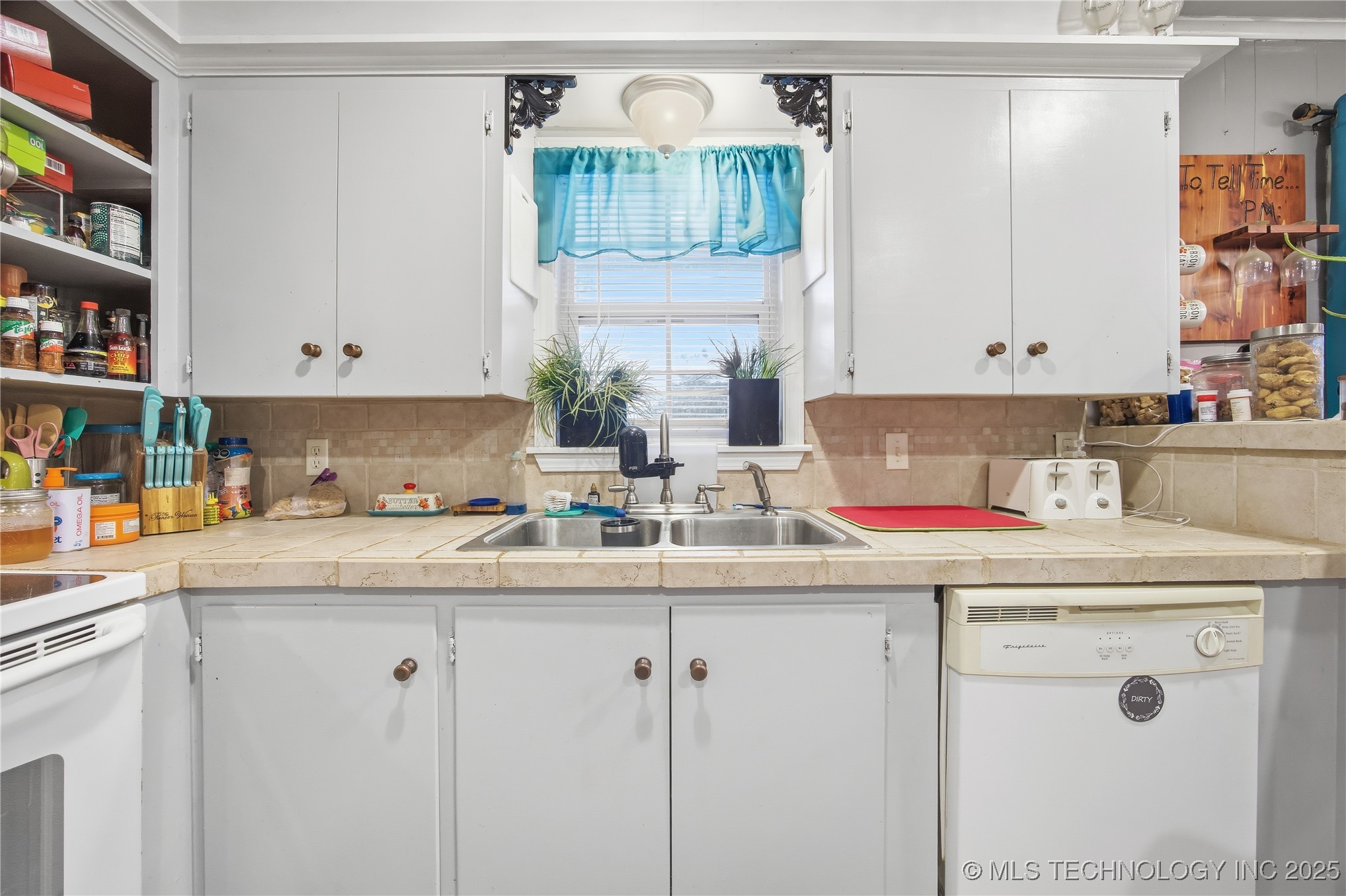 215 E Fuller Street Property Photo 5