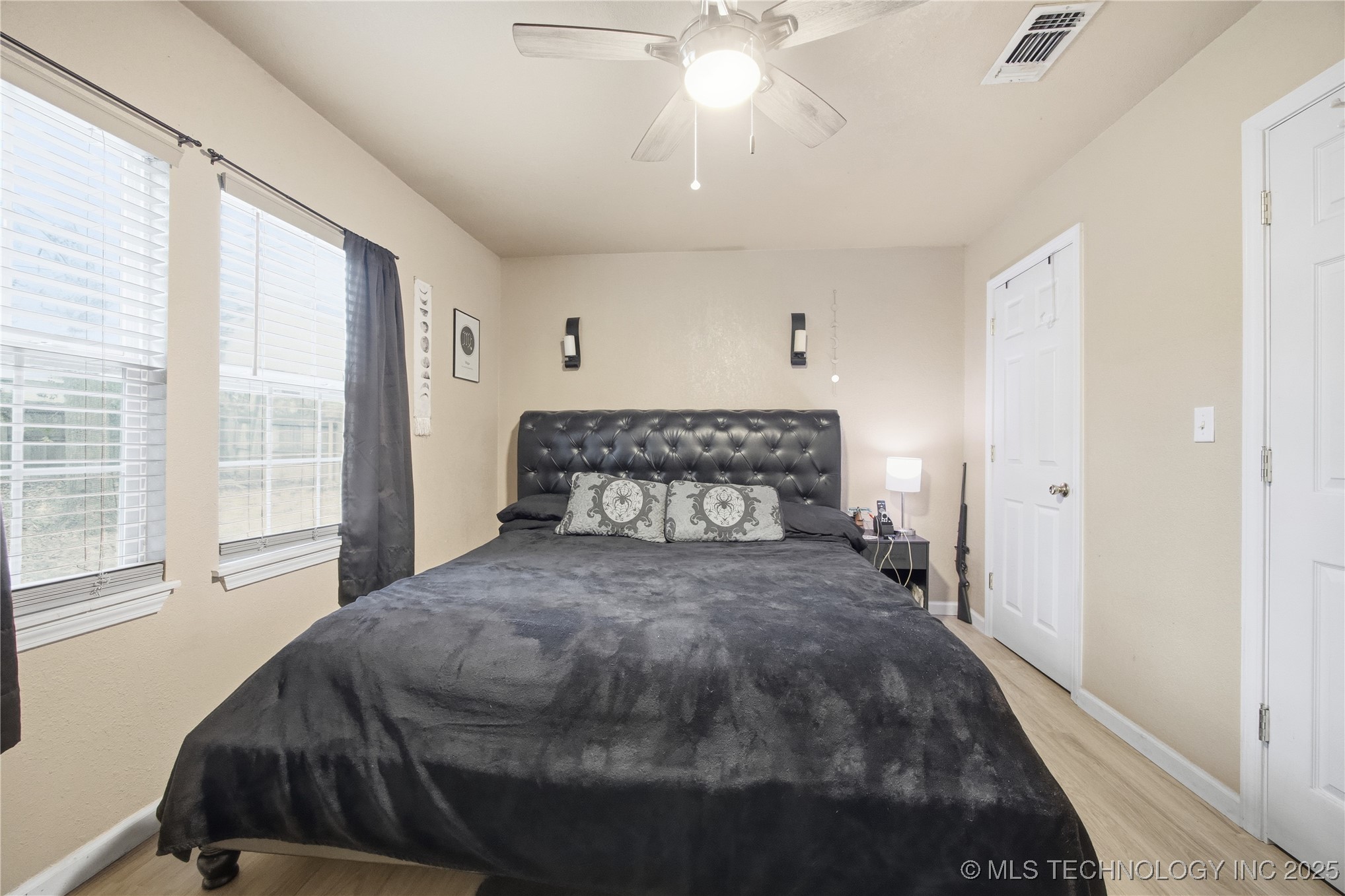 215 E Fuller Street Property Photo 10