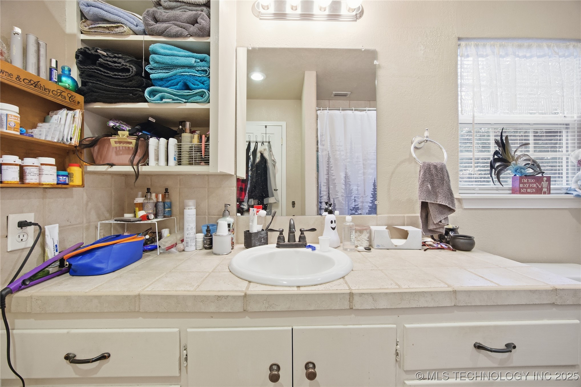 215 E Fuller Street Property Photo 13