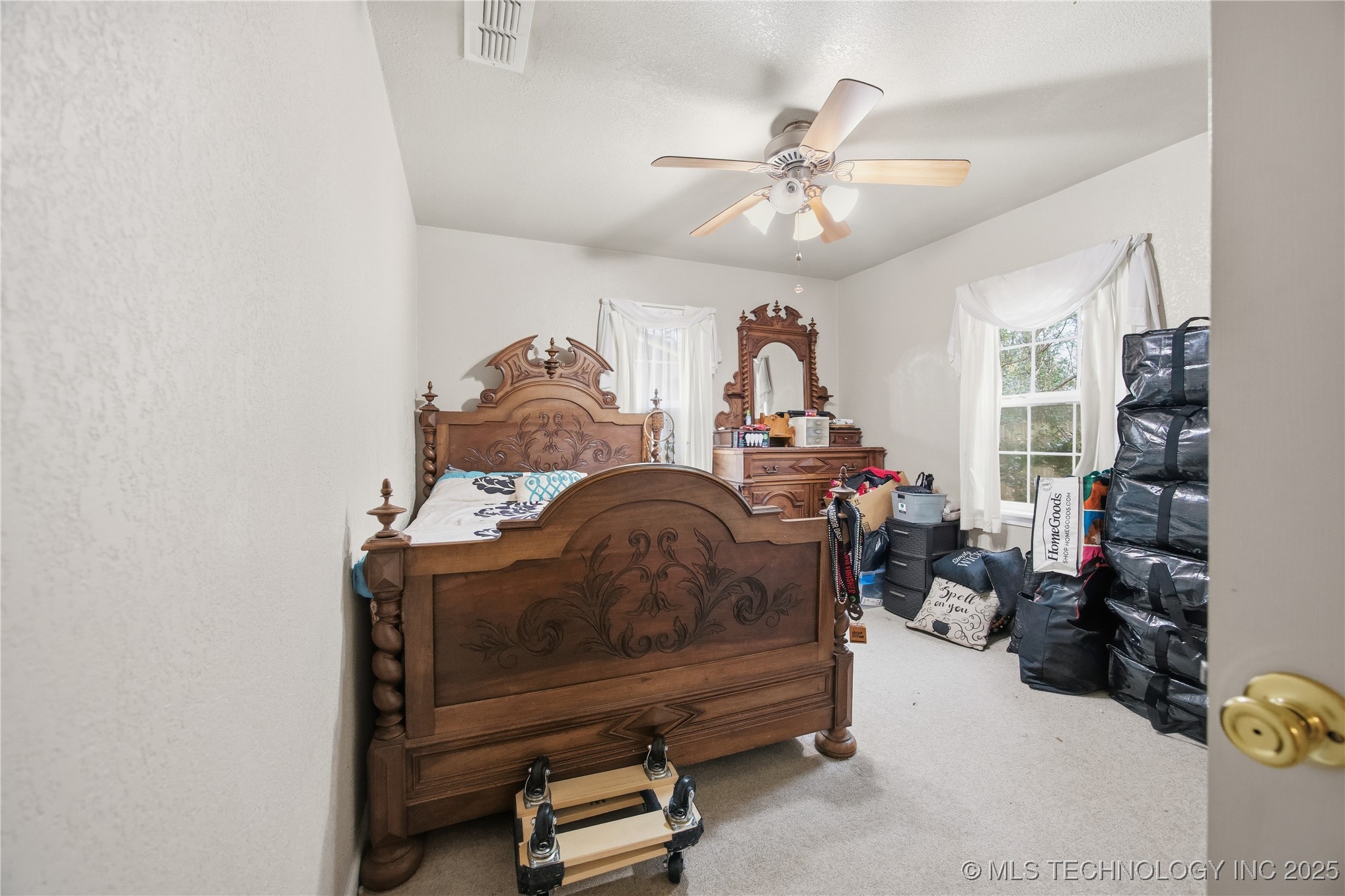 215 E Fuller Street Property Photo 17