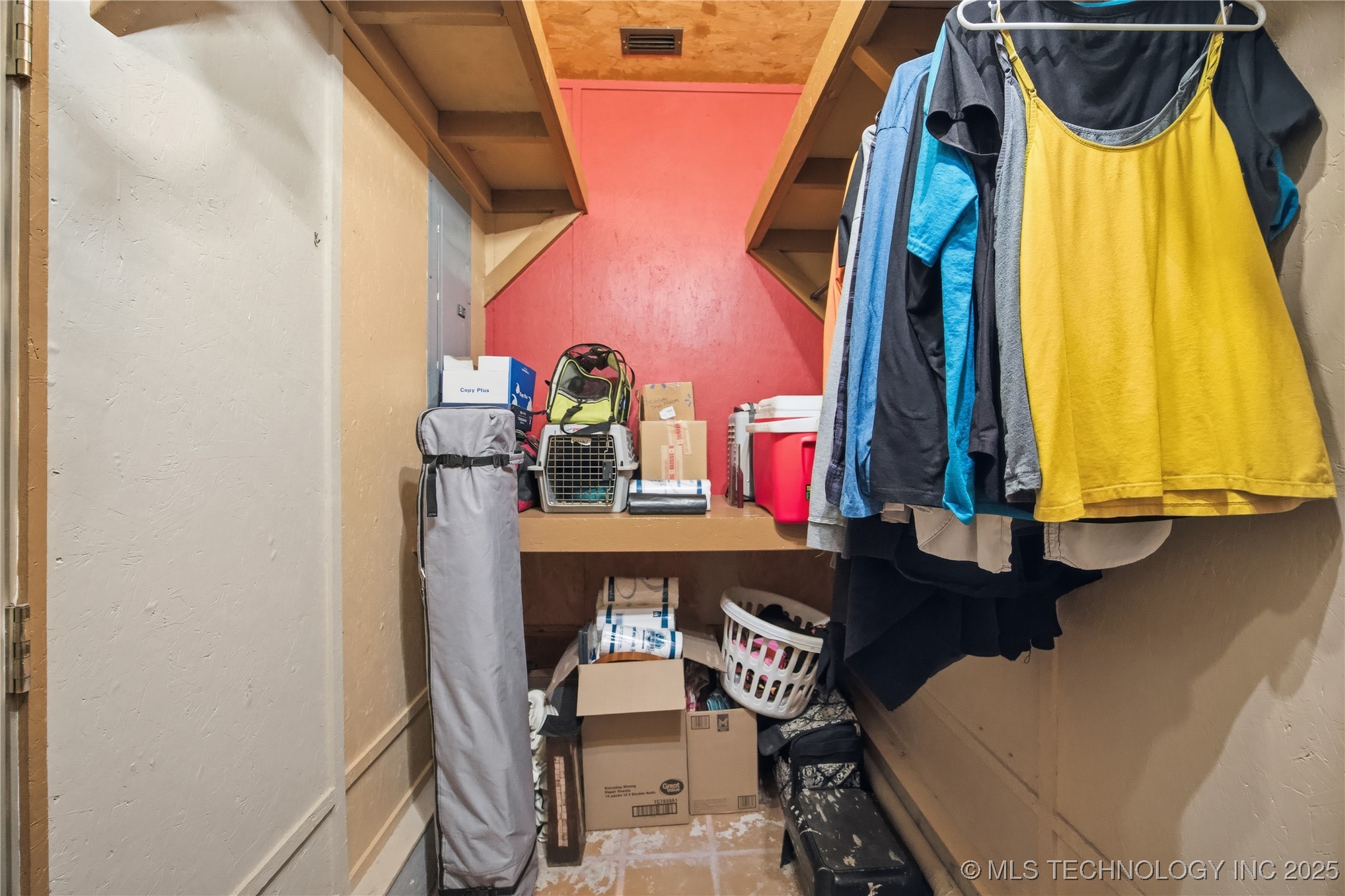 215 E Fuller Street Property Photo 22