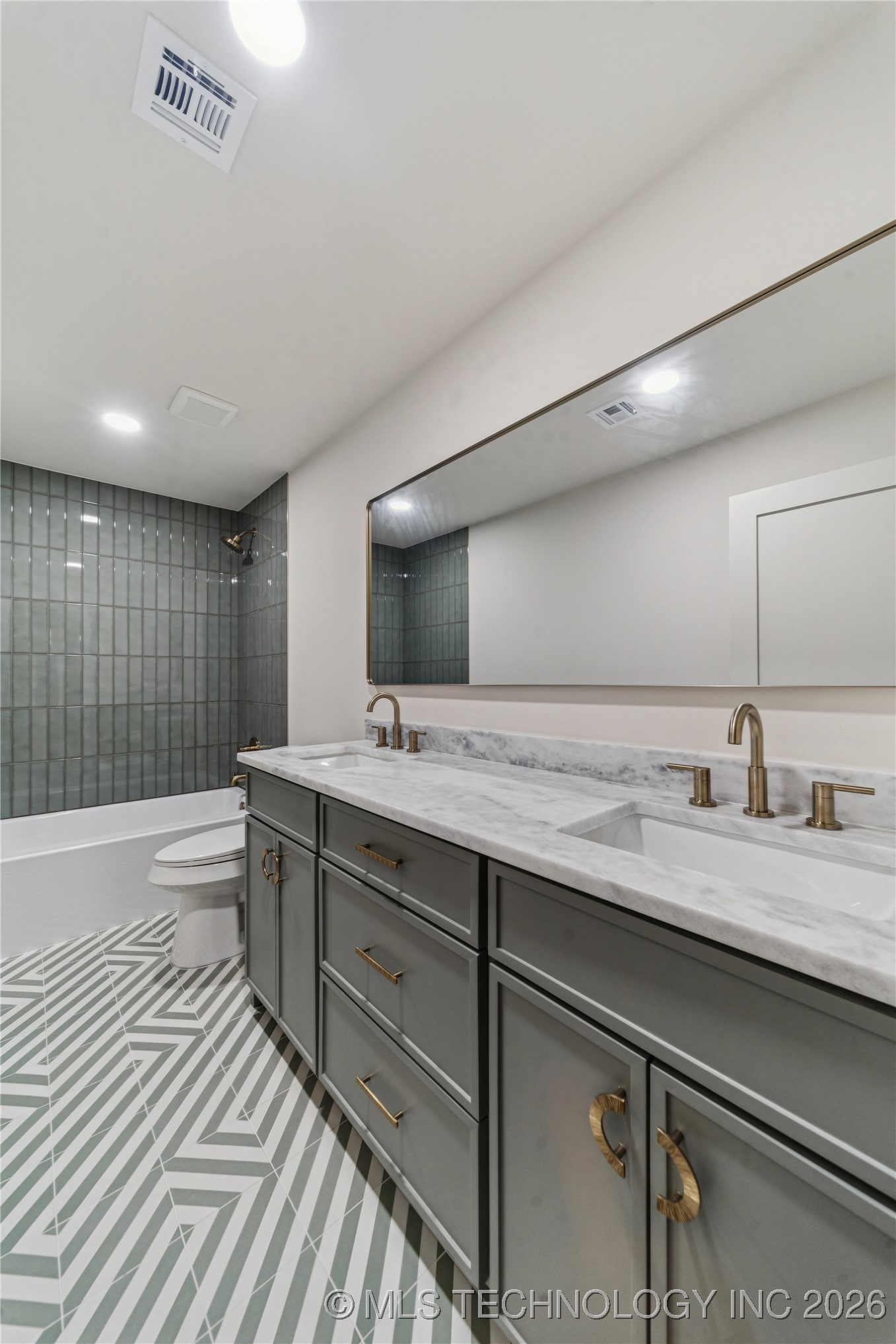 4717 S Atlanta Place Property Photo 24